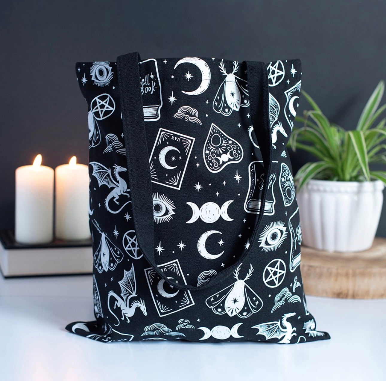 TOTE BAG CON ESTAMPADO DE SECRETOS HECHIZADOS