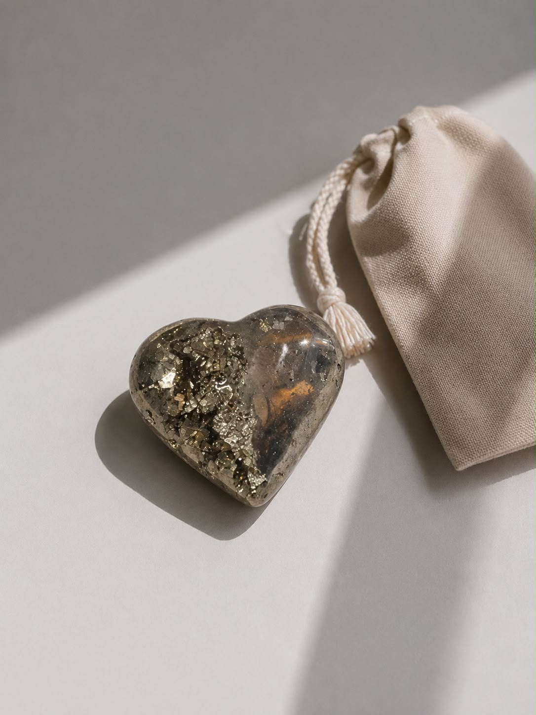 Corazon Mineral Pirita 4 Cms 85 Gramos Aprox
