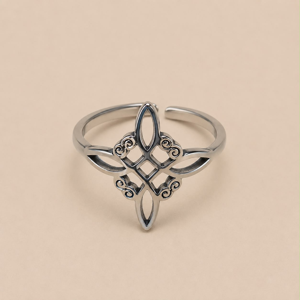 Anillo Acero Adaptable Nudo De Brujas Plateado