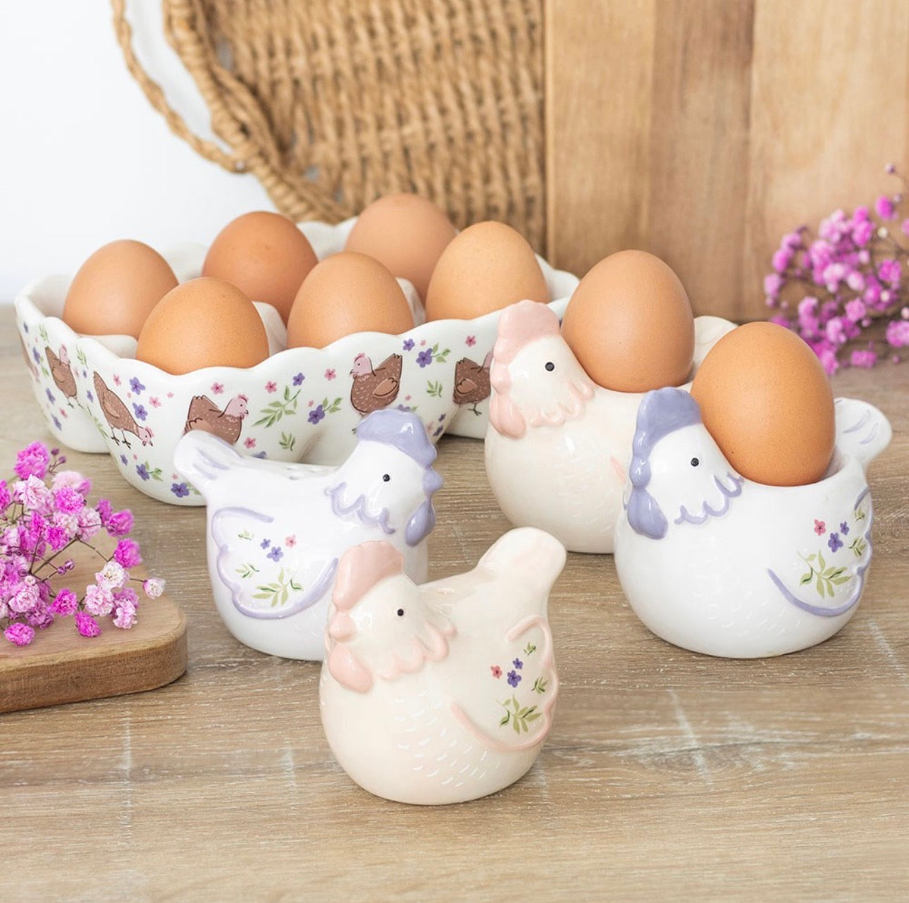 HUEVERA DE CERÁMICA CON ESTAMPADO DE GALLINA