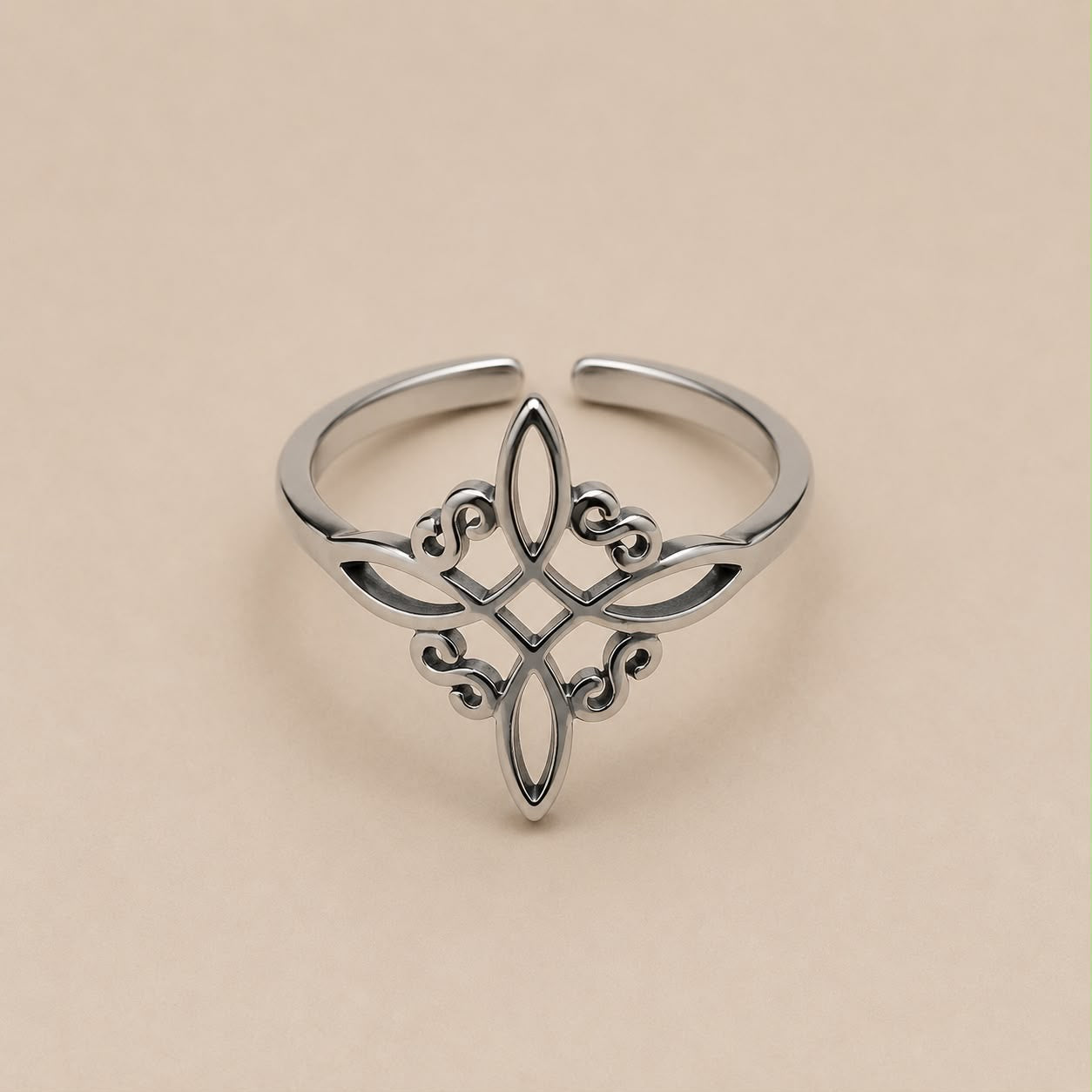 Anillo Acero Adaptable Nudo De Brujas plateado