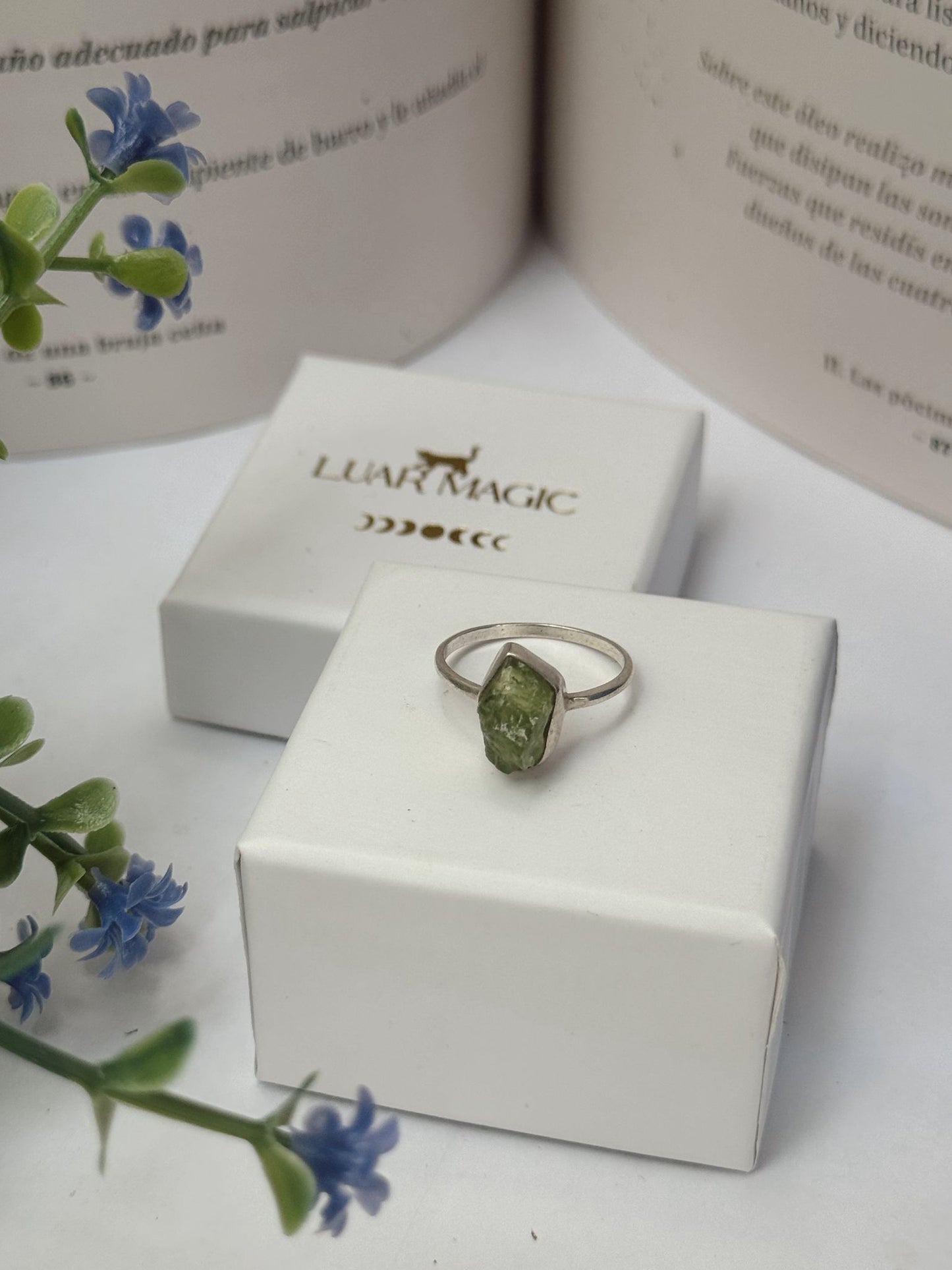Anillo de Peridoto Grande en Plata de Ley 925
