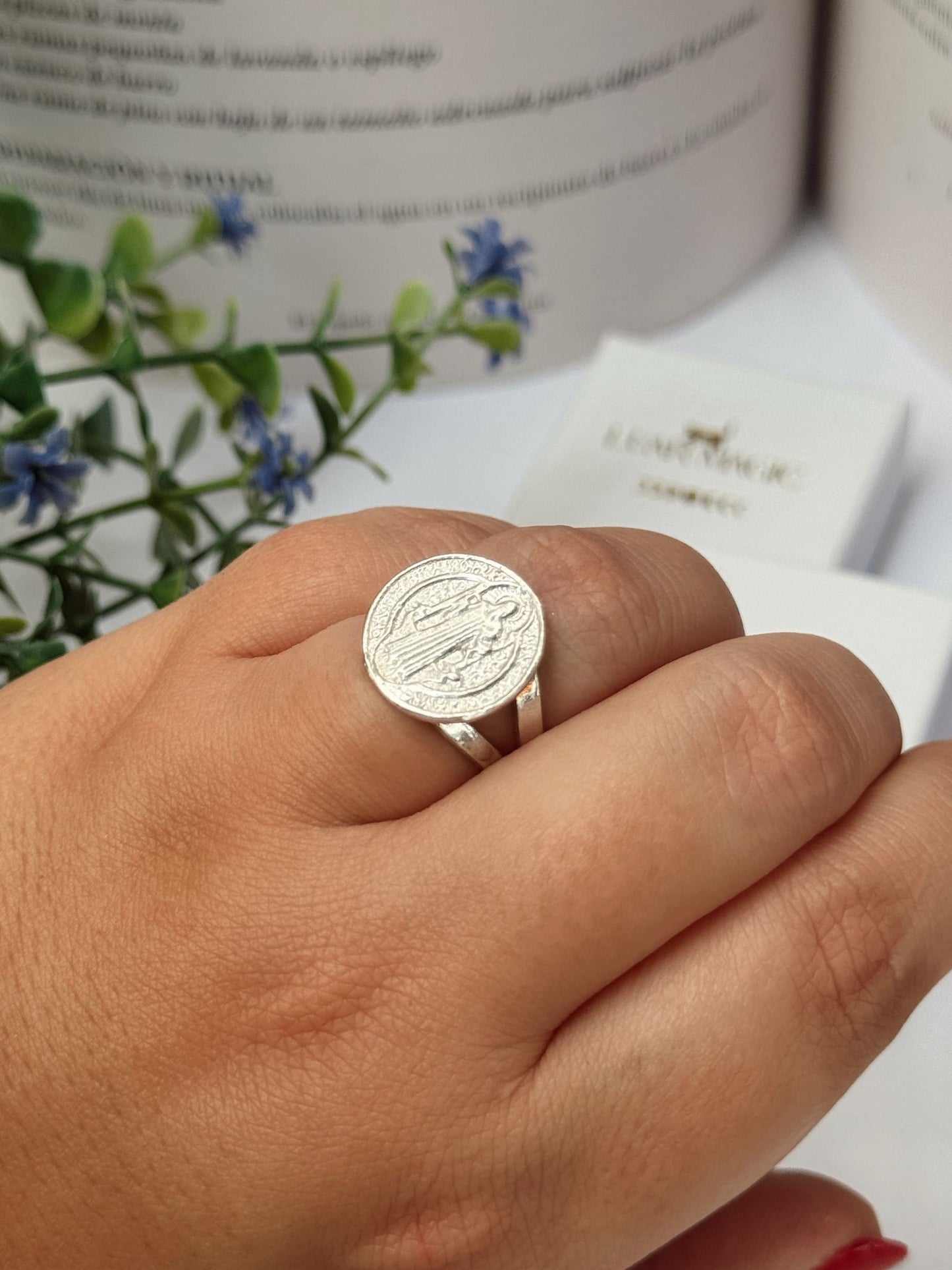Anillo Ajustable de San Benito en Plata de Ley 925