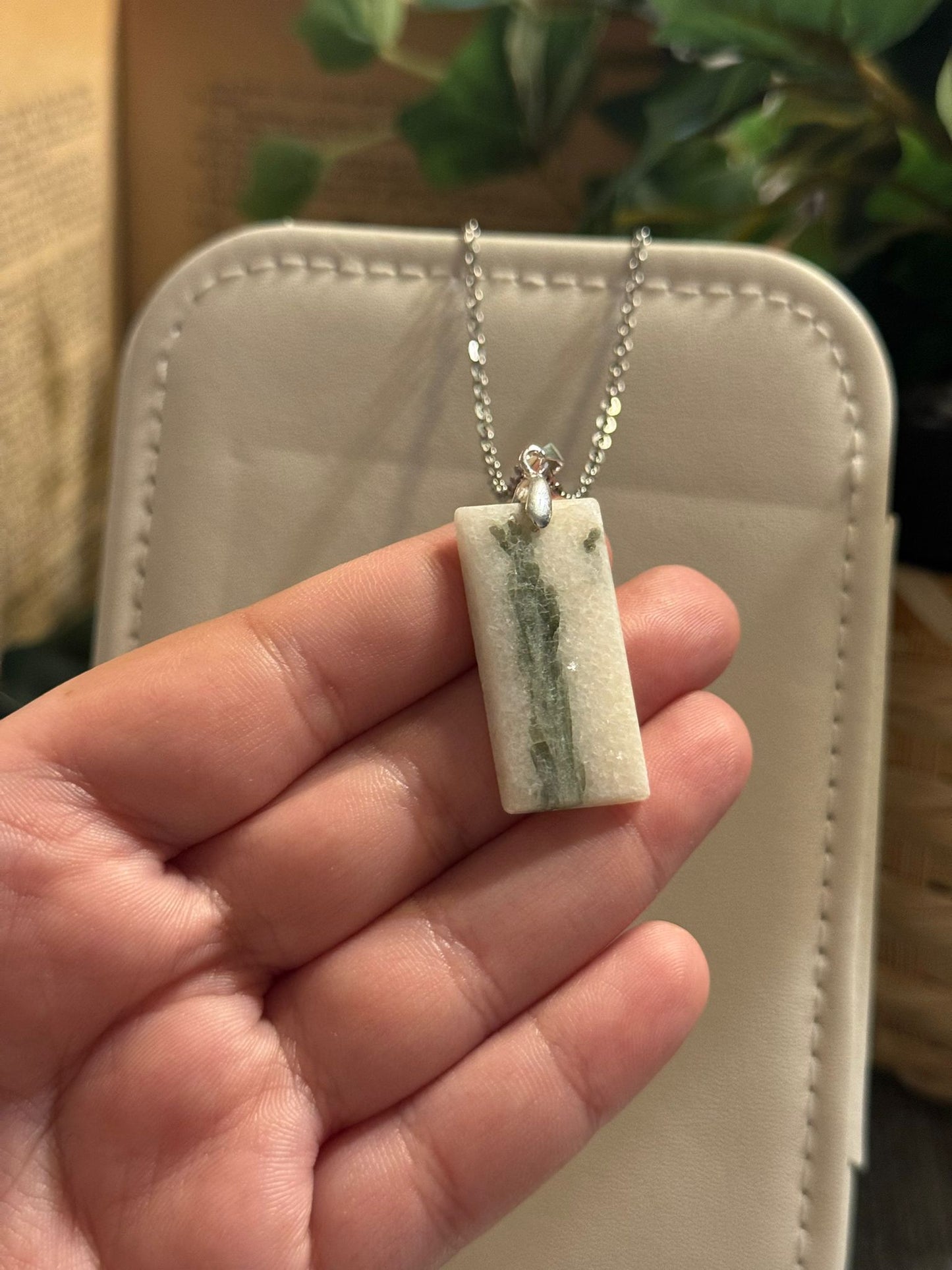 Colgante de Cuarzo con Turmalina Verde en Plata 925