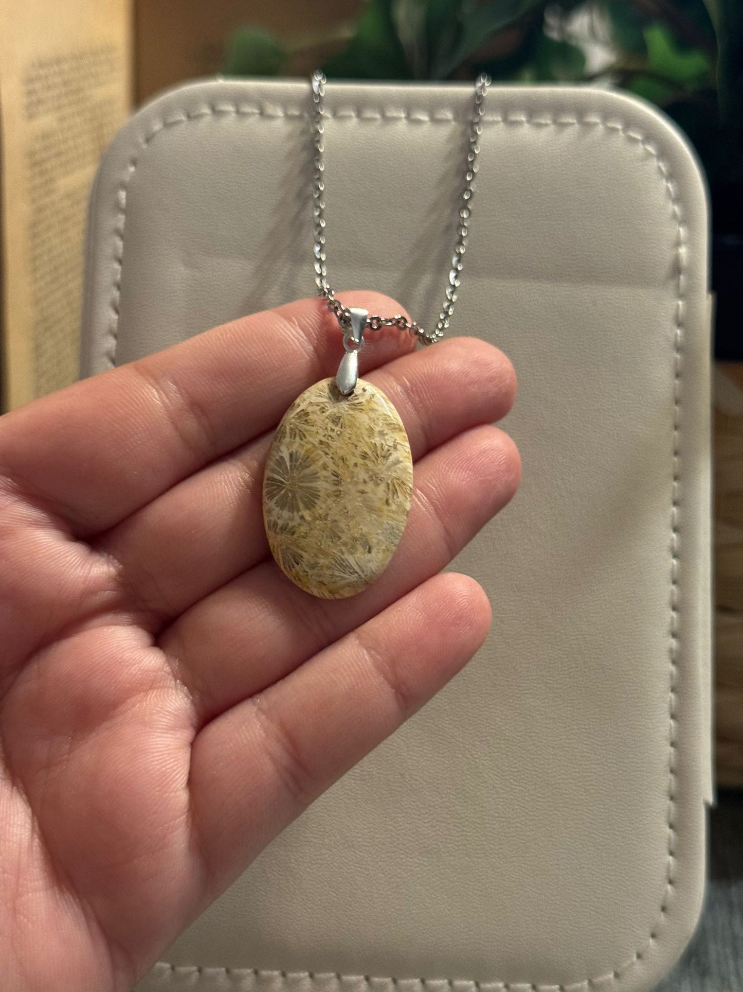 Colgante de Coral Fósil en Plata 925