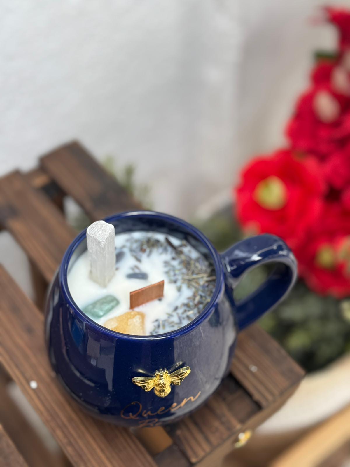 Vela en taza mágica.