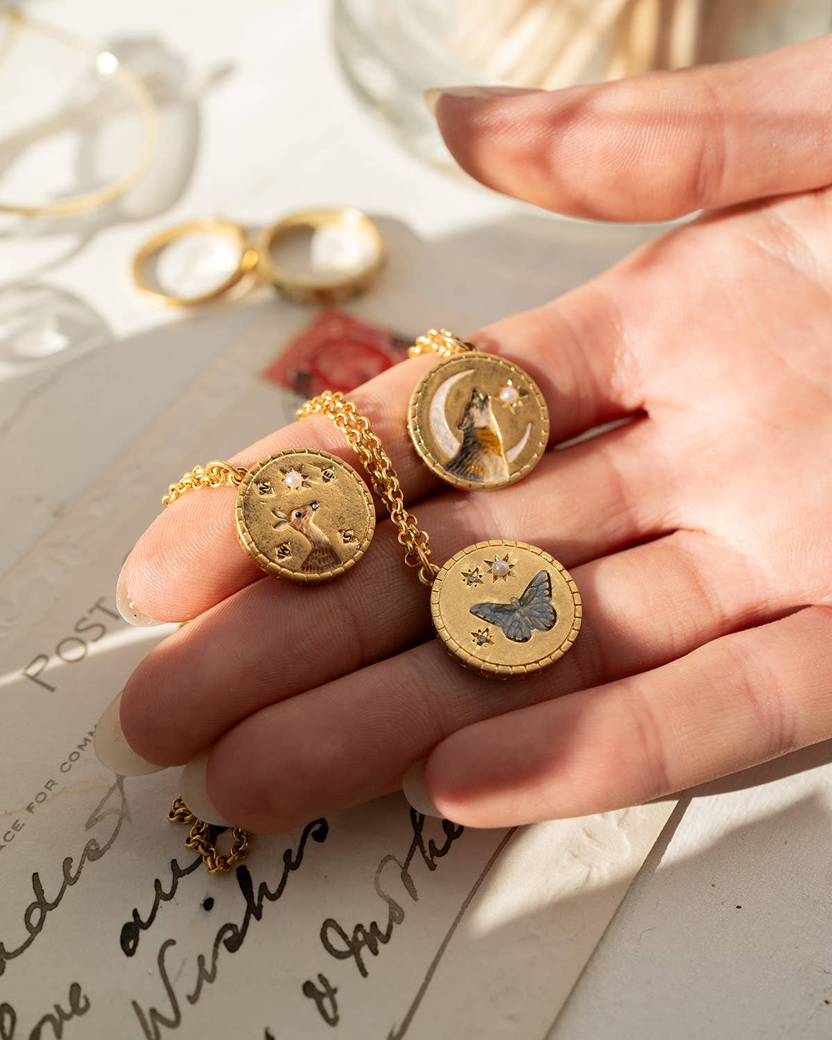 Collar con colgante Butterfly Spirit Guide artesanal