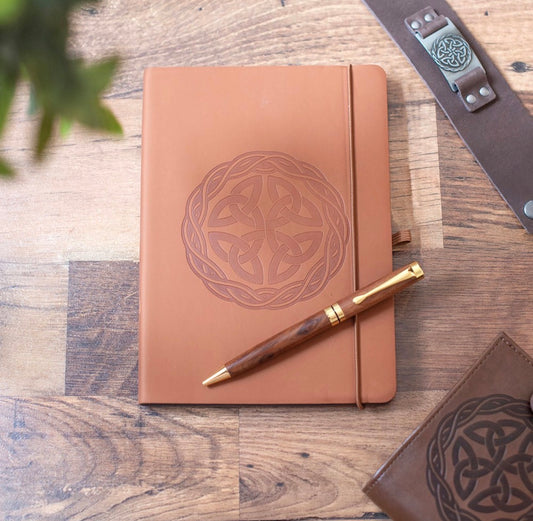CUADERNO A5 DE IMITACIÓN DE PIEL CON EL NUDO CELTA «CELTIC SHIELD» Y BOLÍGRAFO INCLUIDO