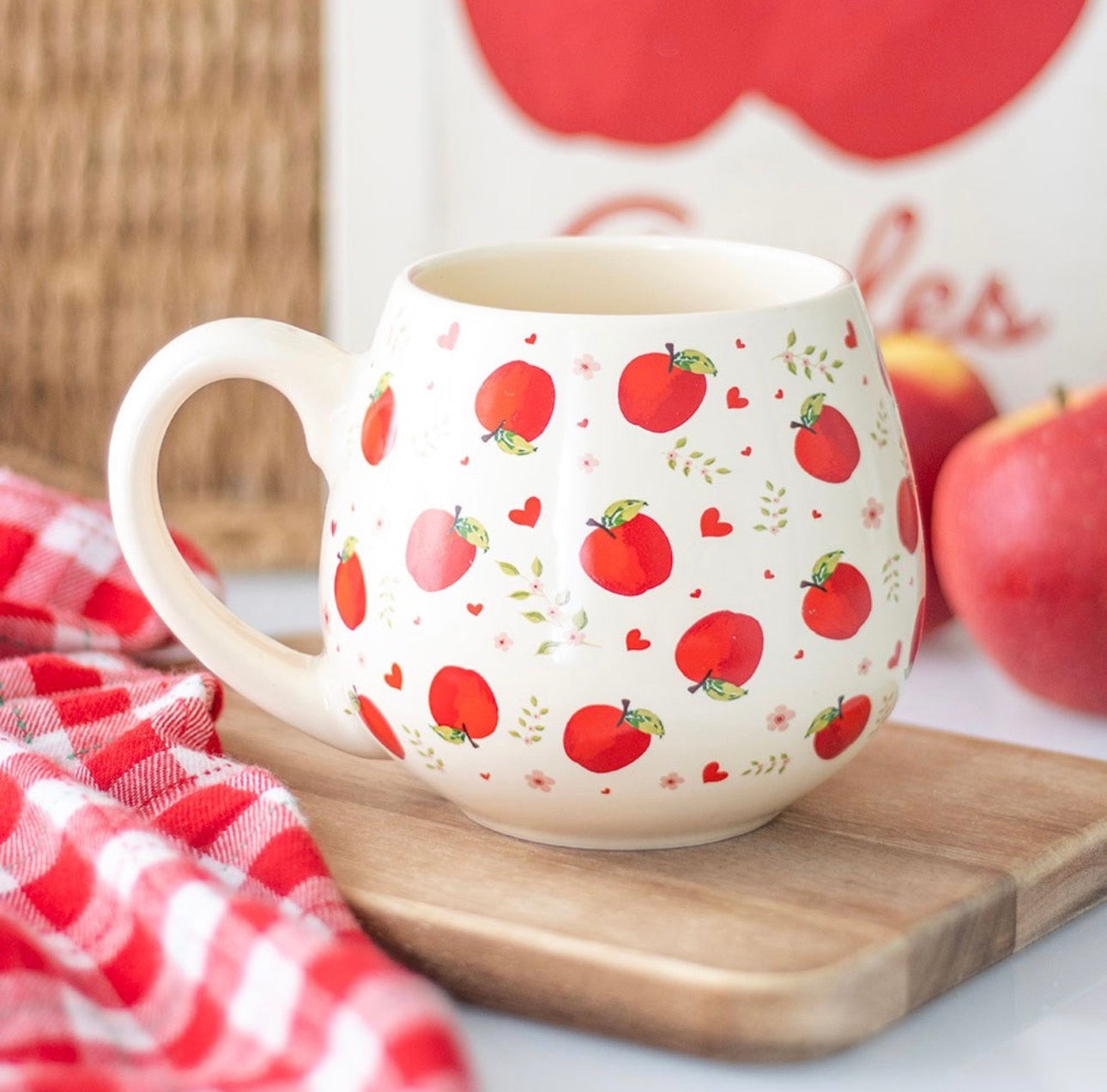 TAZA REDONDA CON ESTAMPADO DE MANZANA