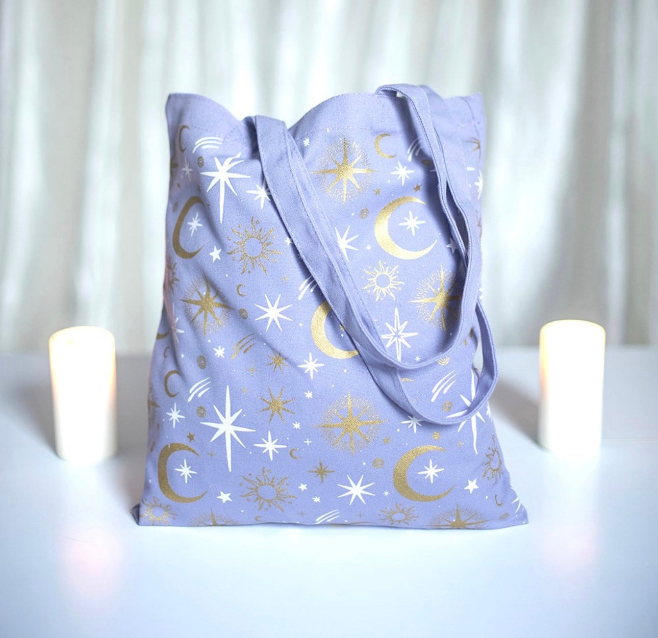 TOTE BAG DE MANO CON ESTAMPADO CELESTIAL MORADO