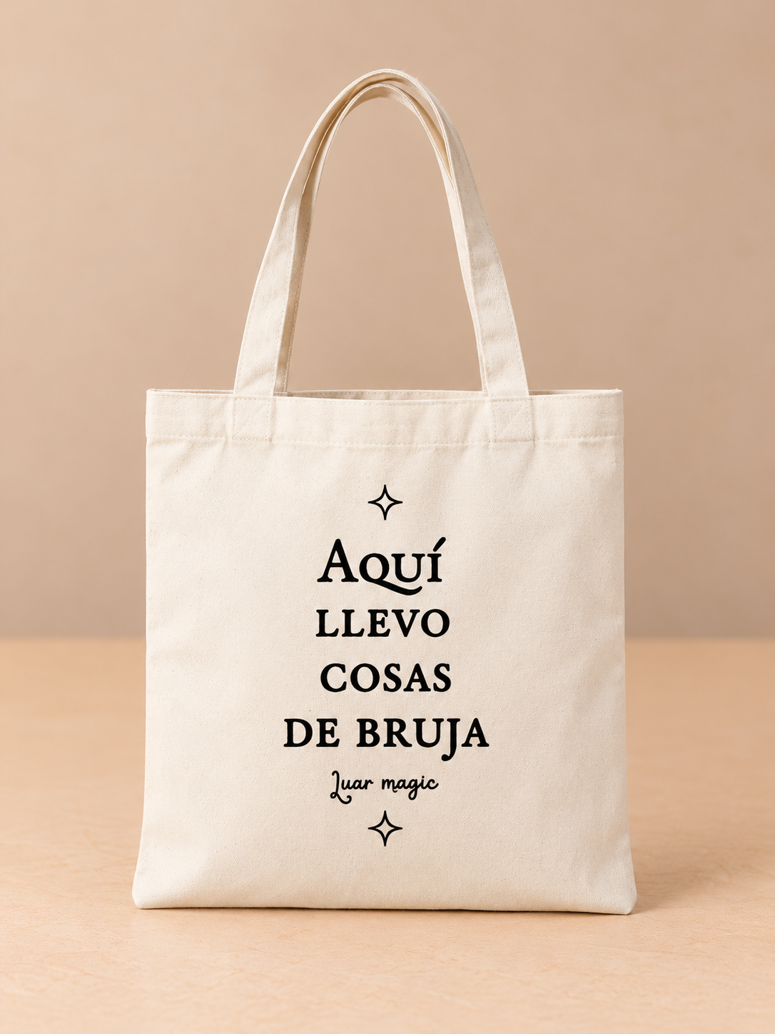 BOLSA DE TELA “AQUÍ LLEVO COSAS DE BRUJA” – LUAR MAGIC