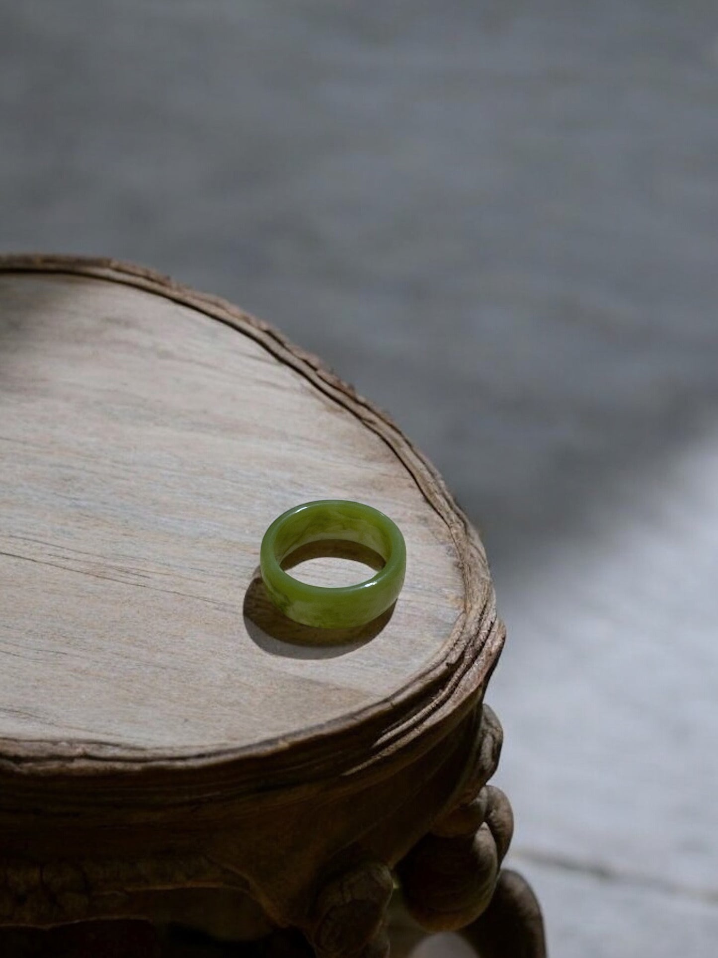 Anillo resina bosque