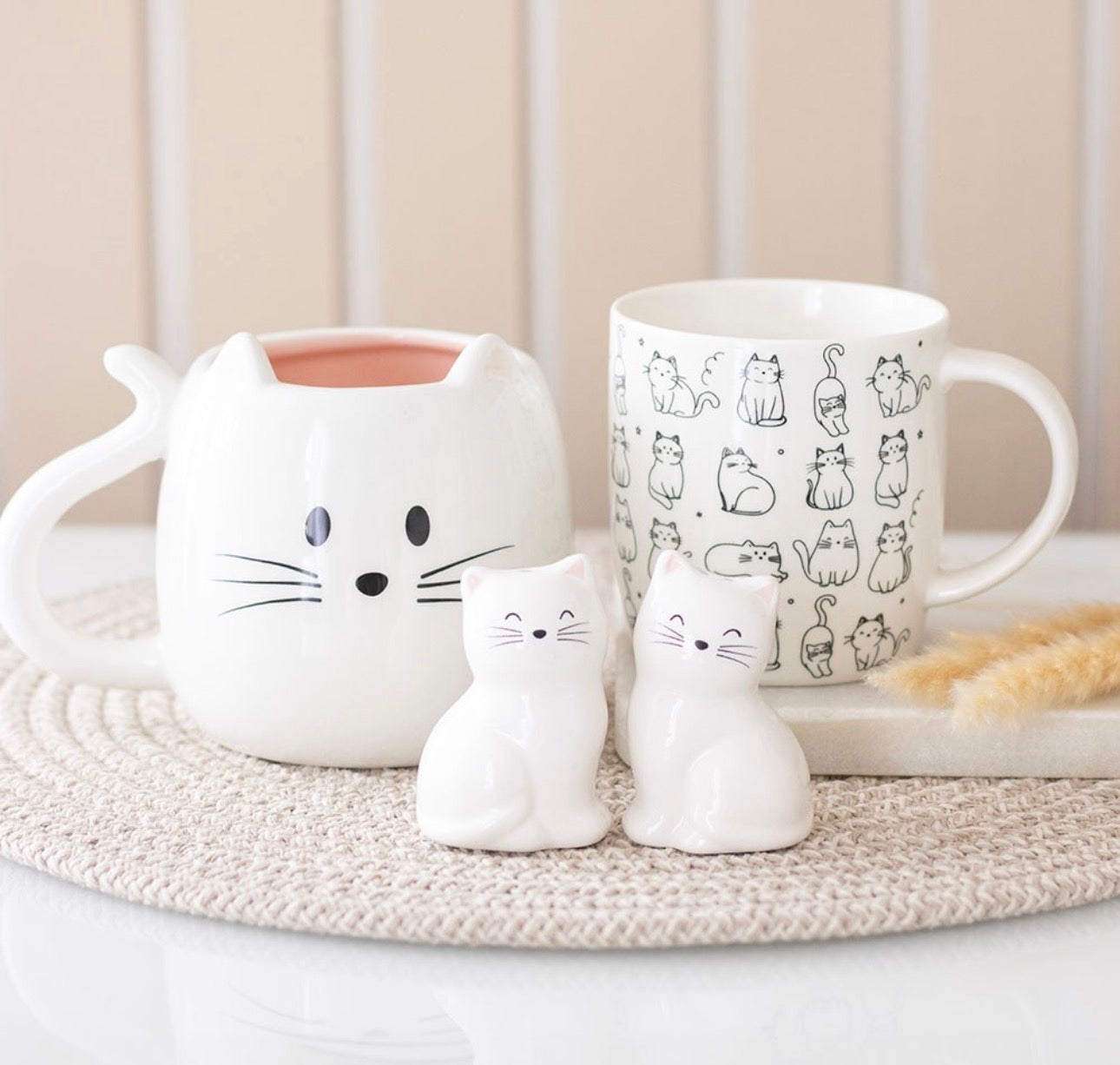 TAZA CON FORMA DE GATO BLANCO
