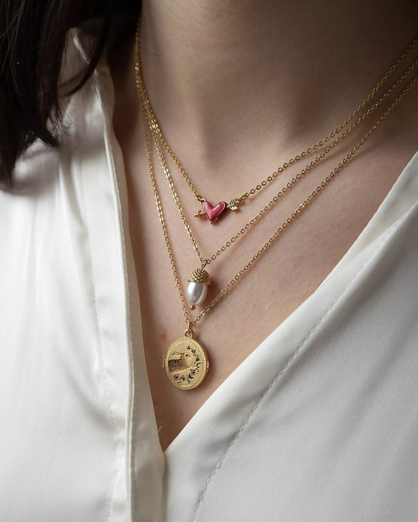 Medallón de conejito corredor de FABLE