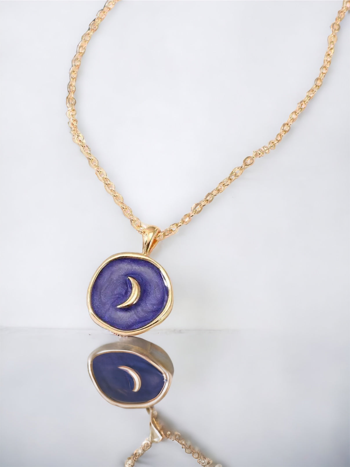 Collar Moon
