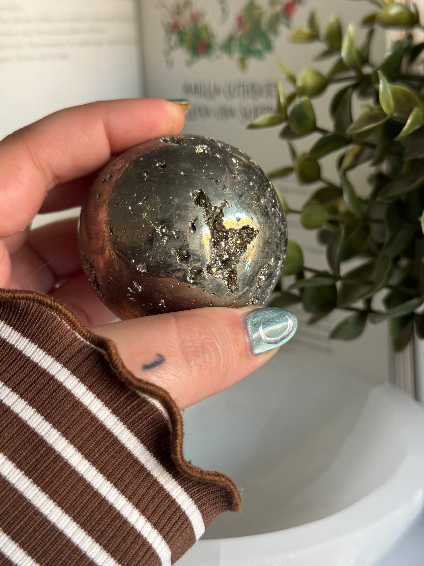 Esfera de Pirita de Perú  calidad AAA.