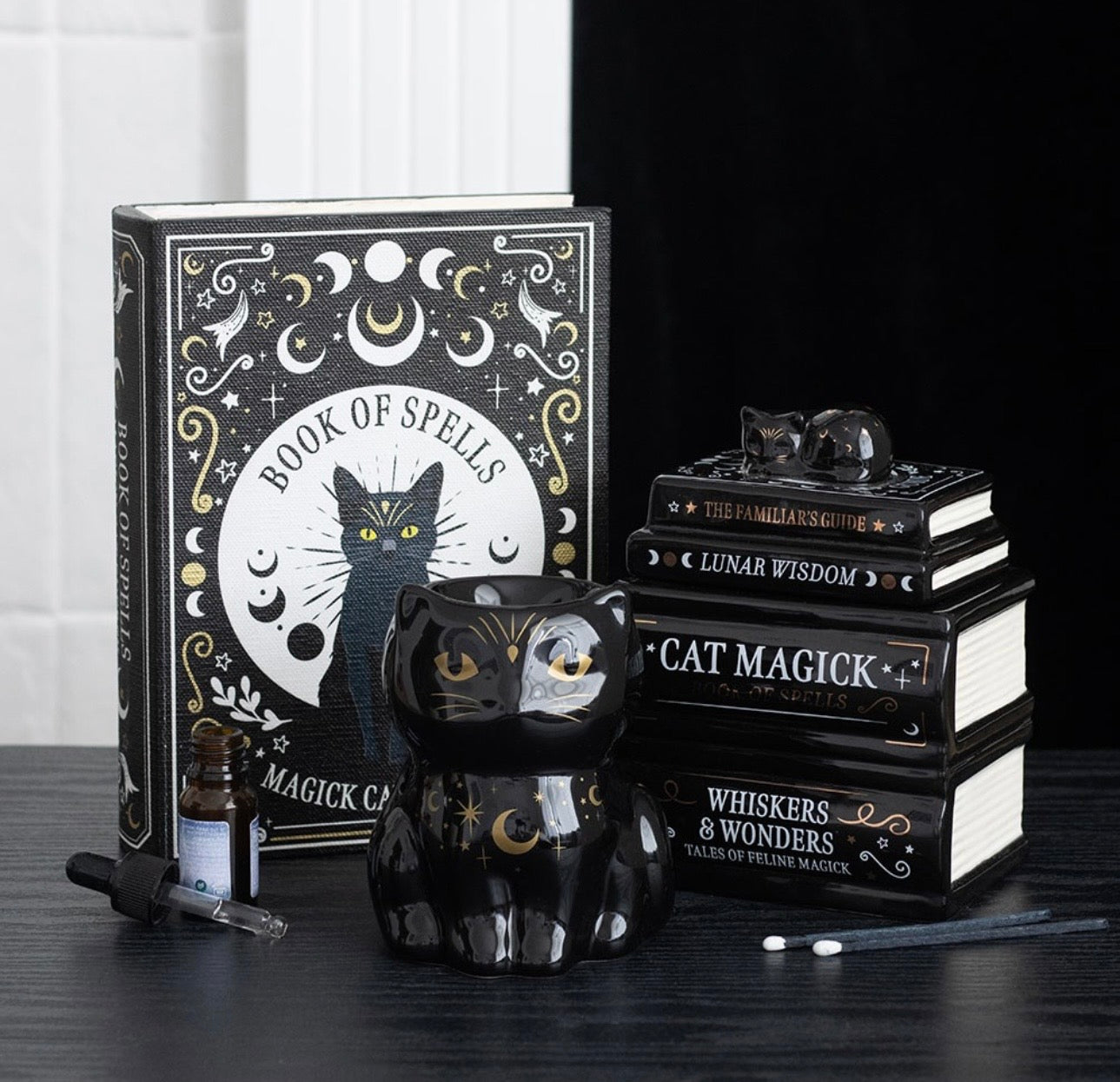 CAJA DE ALMACENAMIENTO CON FORMA DE LIBRO DE HECHIZOS DE GATO NEGRO