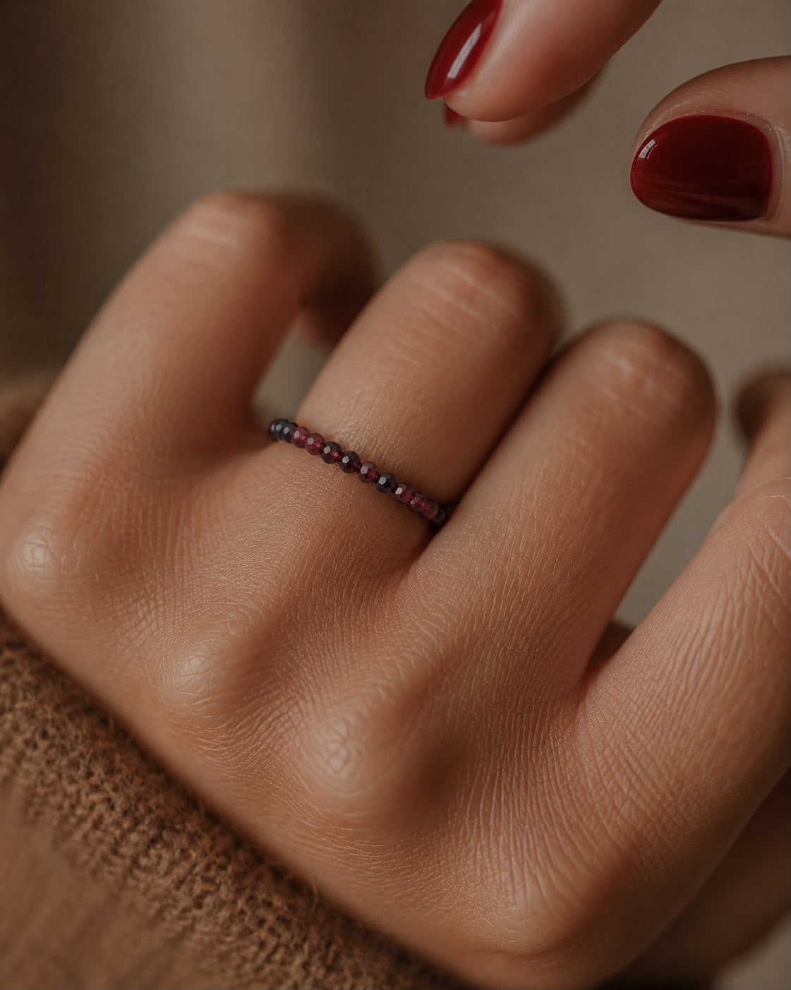 Anillo Elástico Piedra Natural Granate afectado 2mm