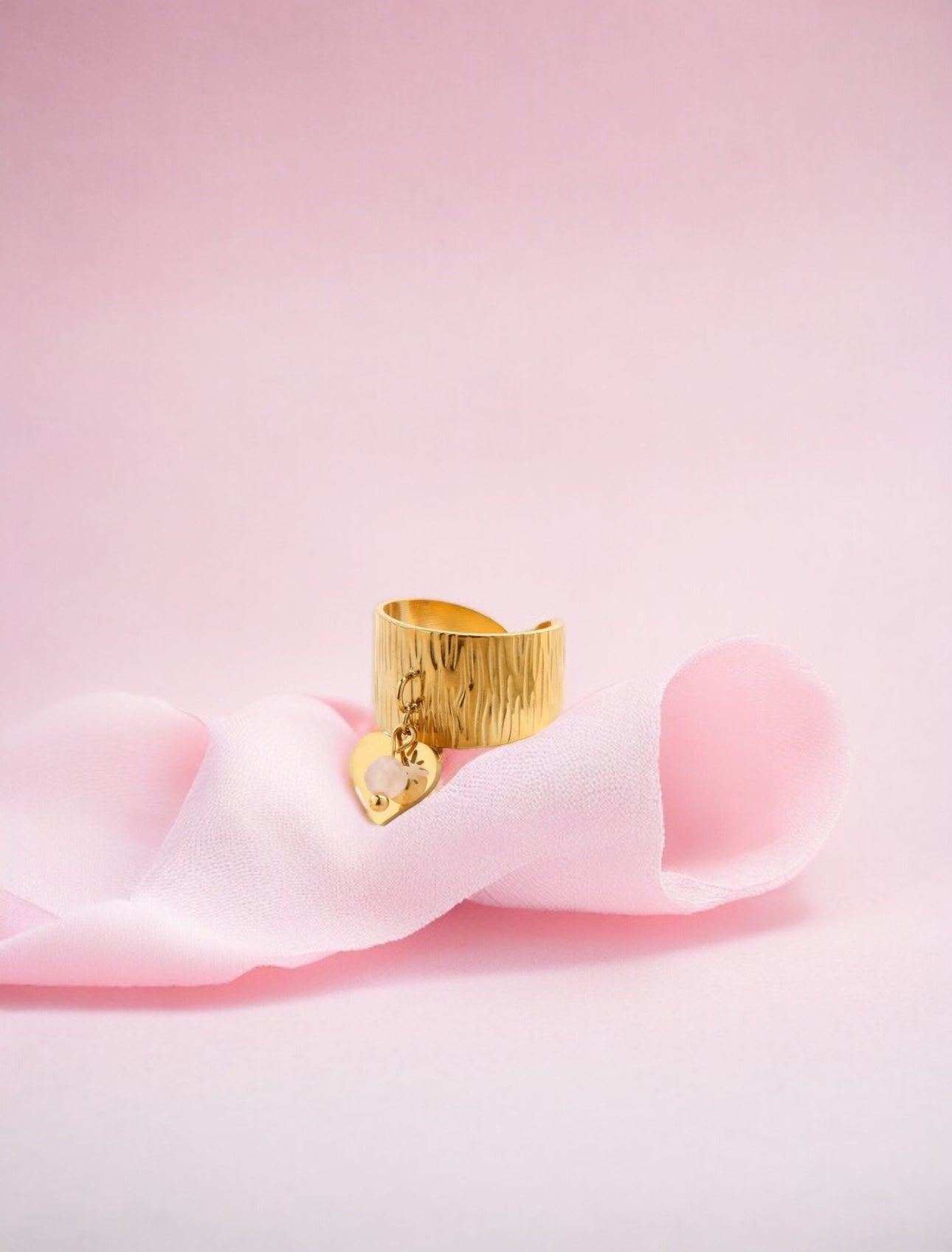 Anillo ajustable corazón y cuarzo rosa