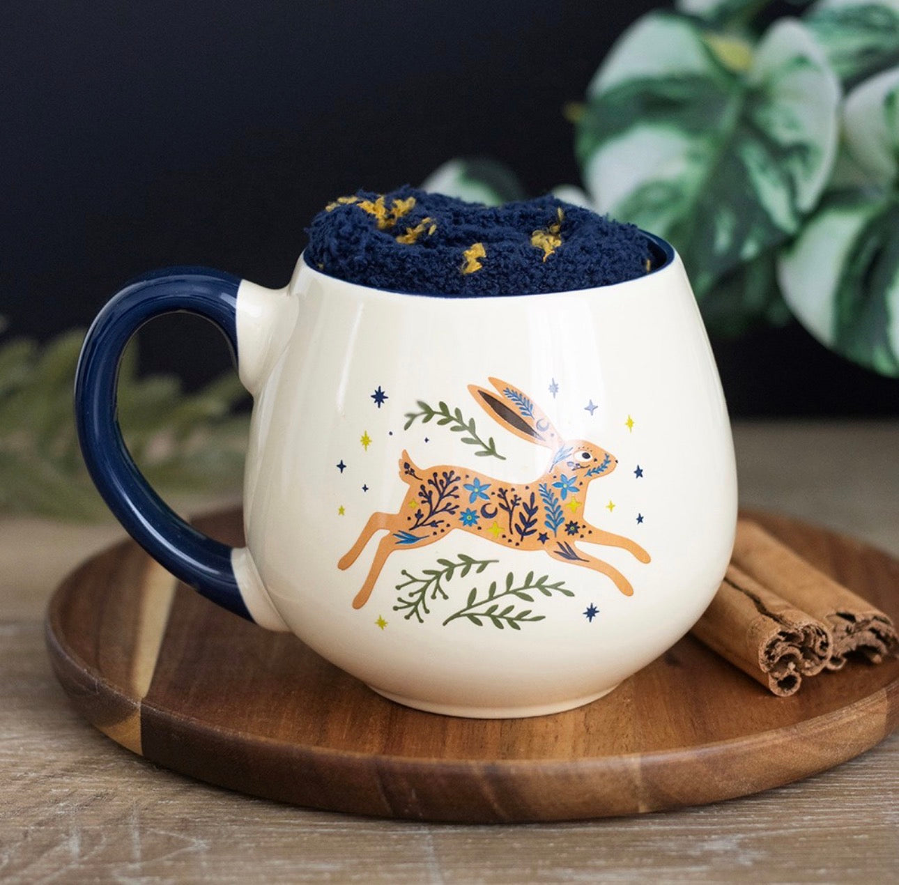 JUEGO DE TAZA Y CALCETINES DE LA LIEBRE SALTANDO
