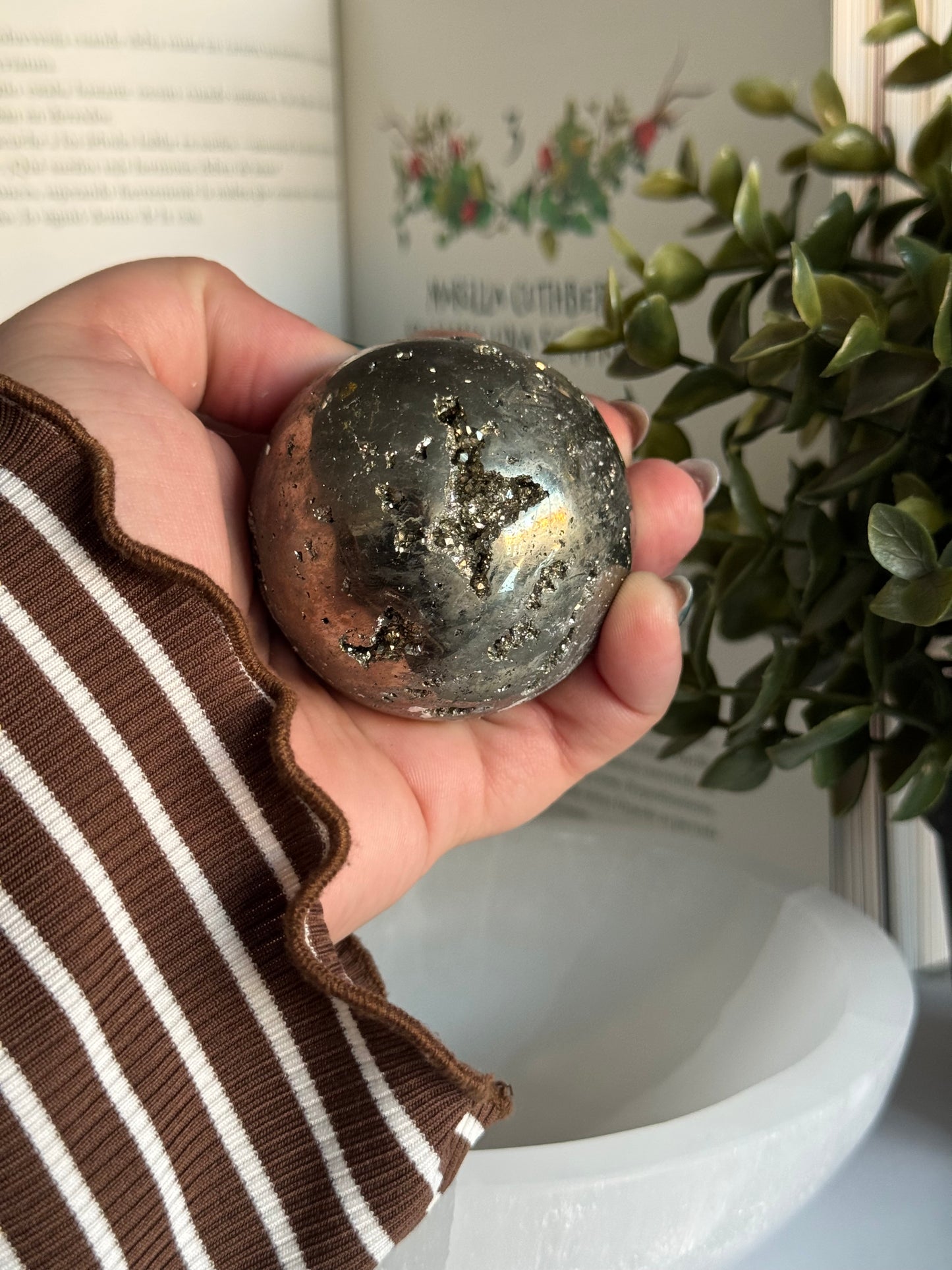 Esfera de Pirita de Perú  calidad AAA.