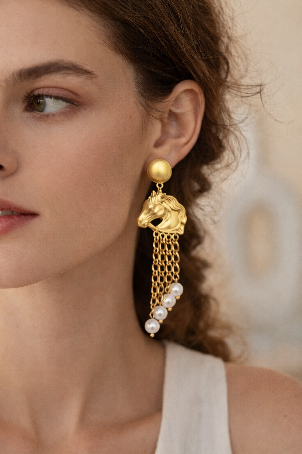 Pendientes Caballo Dorado con Perlas