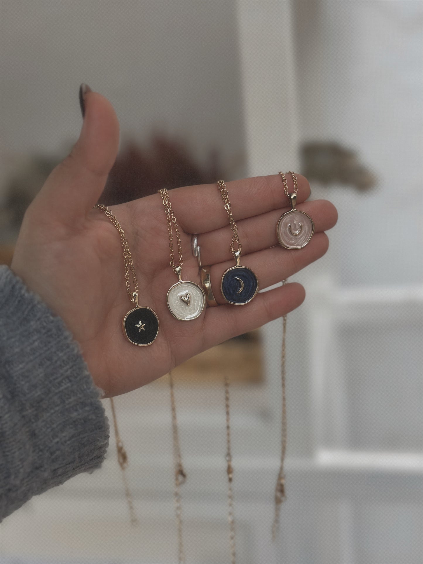 Collar Moon