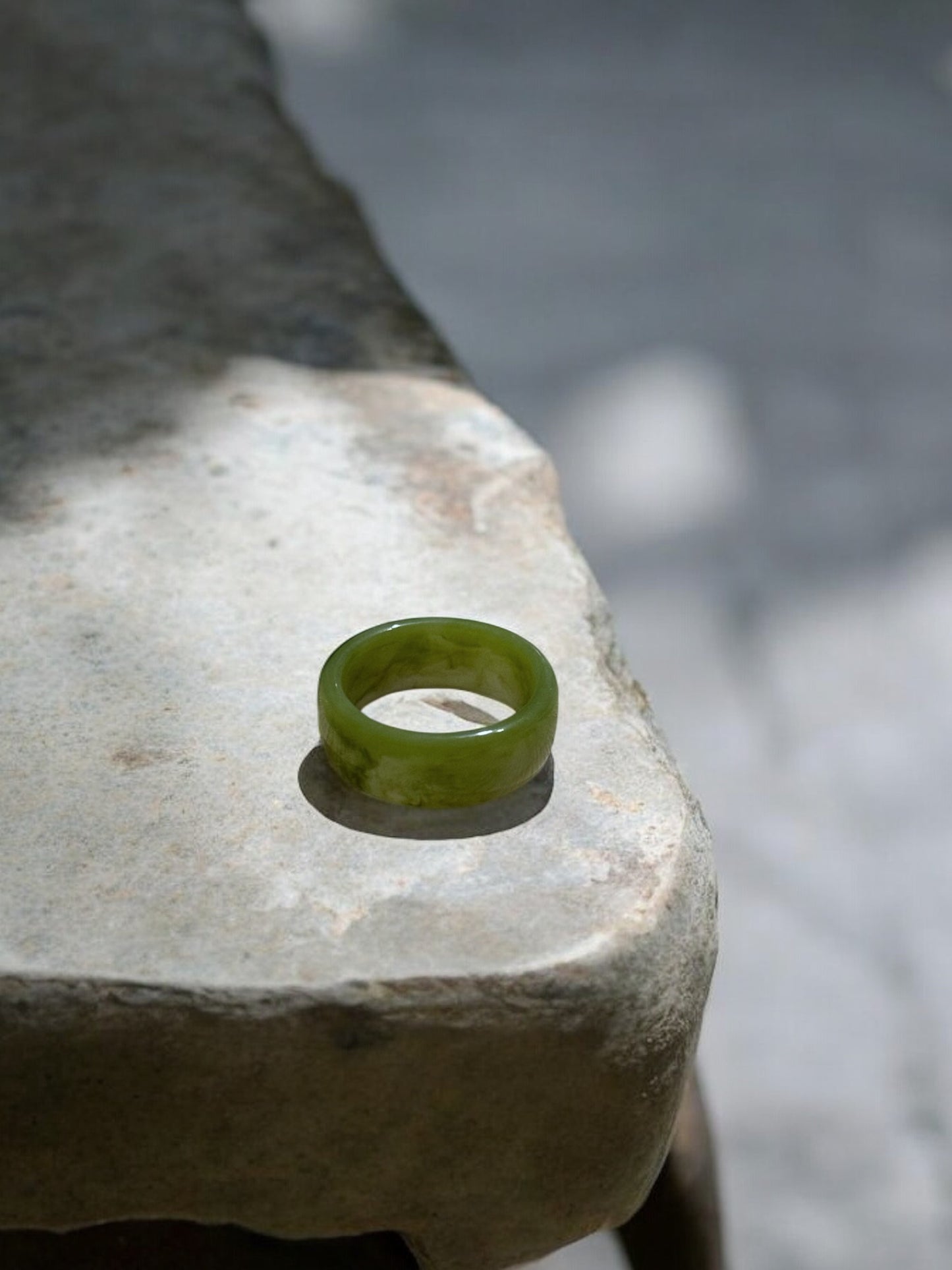 Anillo resina bosque