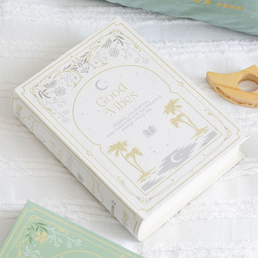 Caja de almacenamiento con forma de libro blanco
