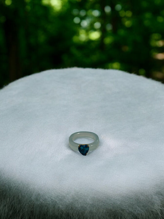 Anillo resina corazón