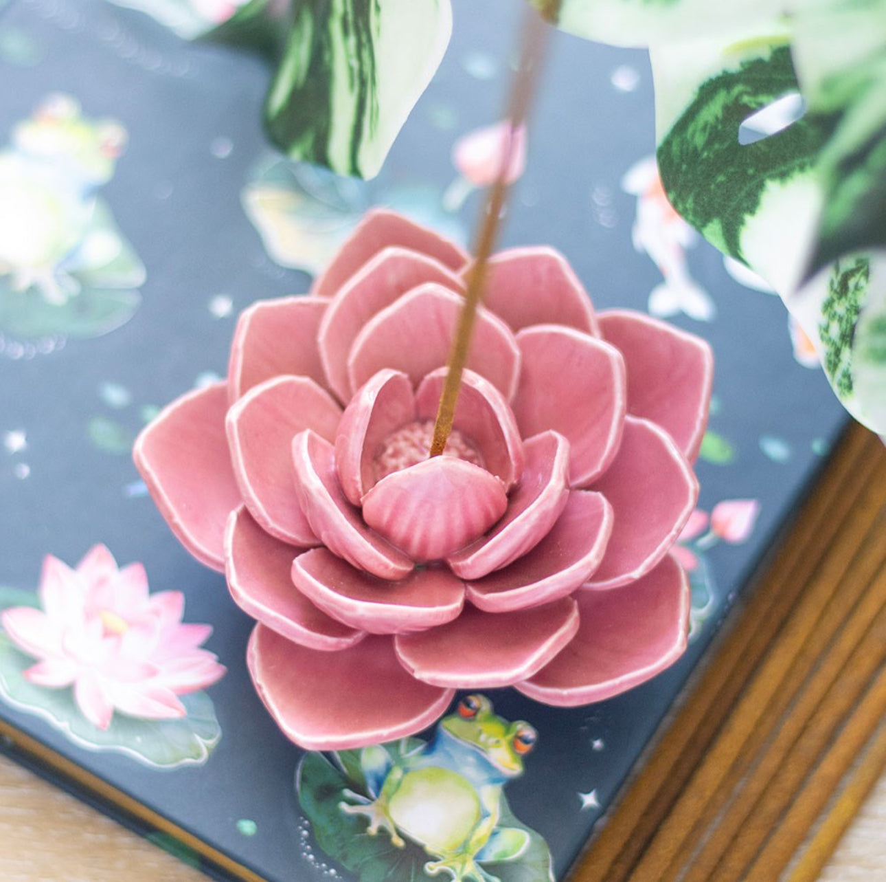 Quemador Porta incienso con forma de flor de loto rosa
