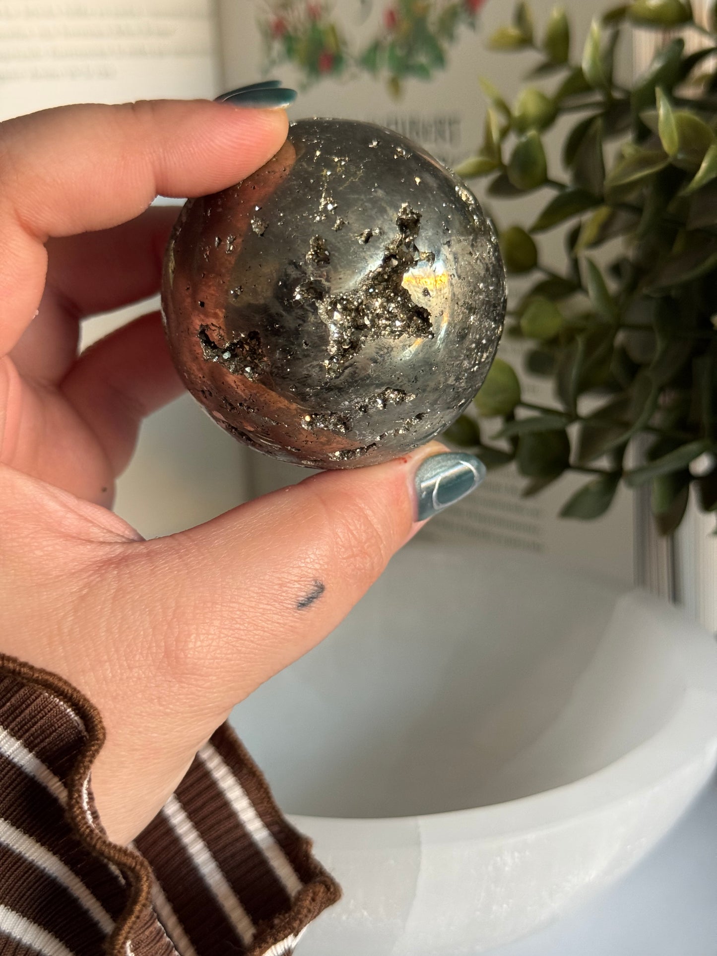 Esfera de Pirita de Perú  calidad AAA.