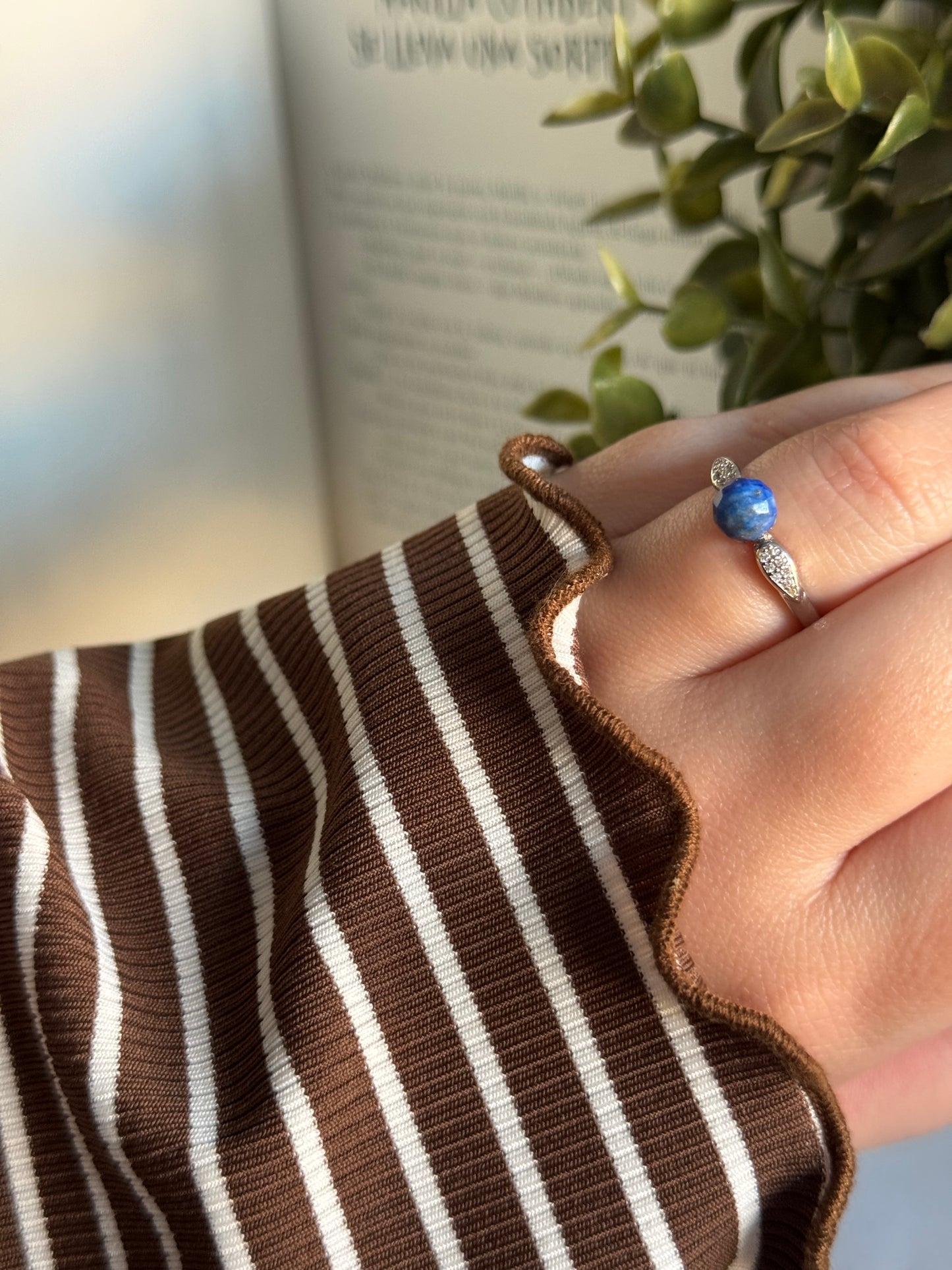 Anillo ajustable en plata con lapizlázuli