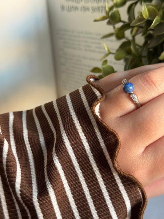 Anillo ajustable en plata con lapizlázuli