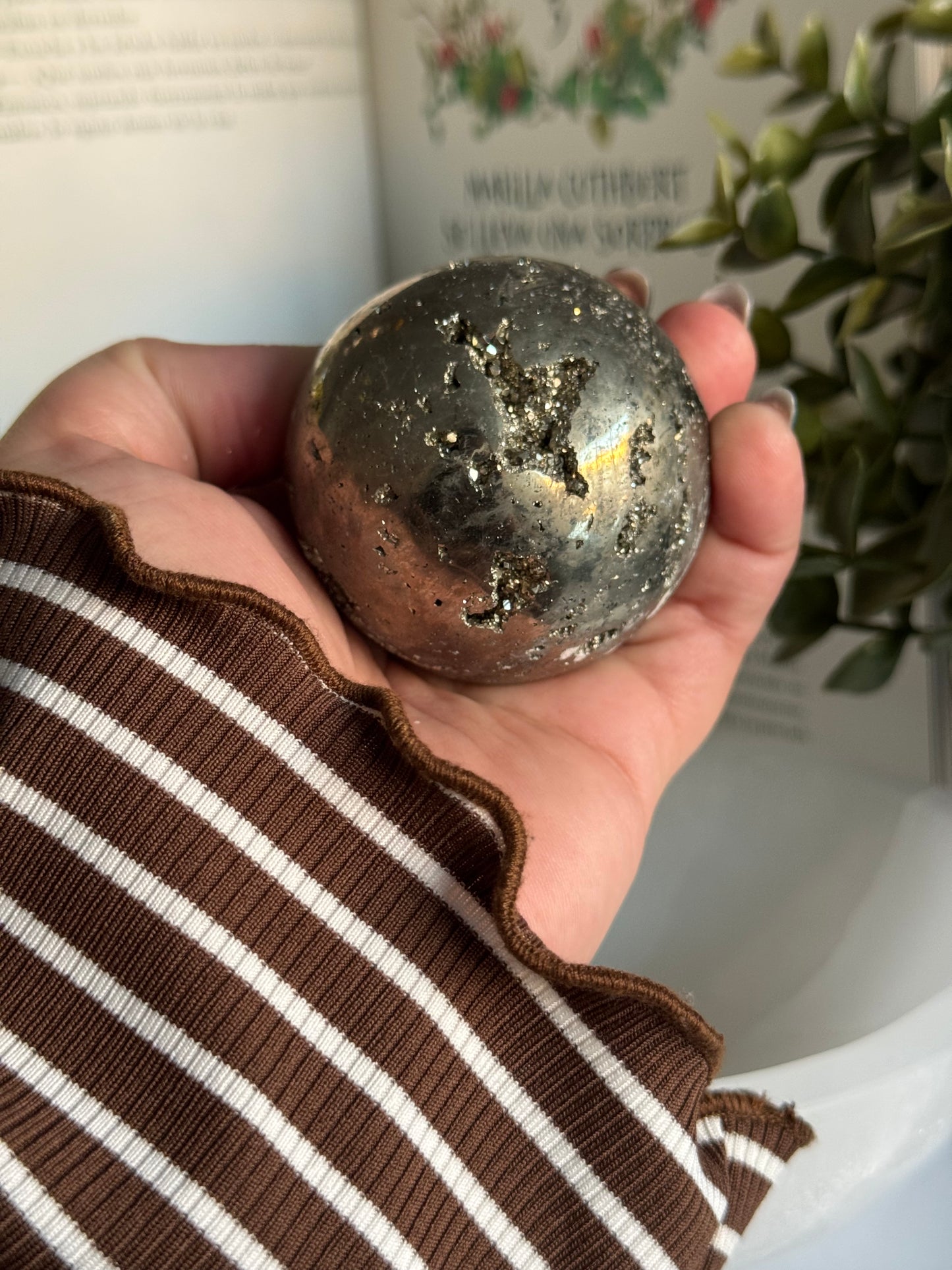 Esfera de Pirita de Perú  calidad AAA.
