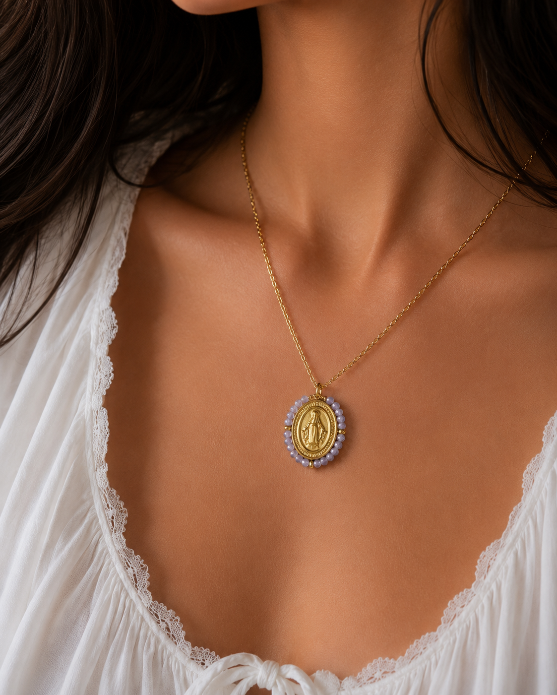 Medalla Virgen de la Milagrosa en Acero Inoxidable con Minerales Facetados