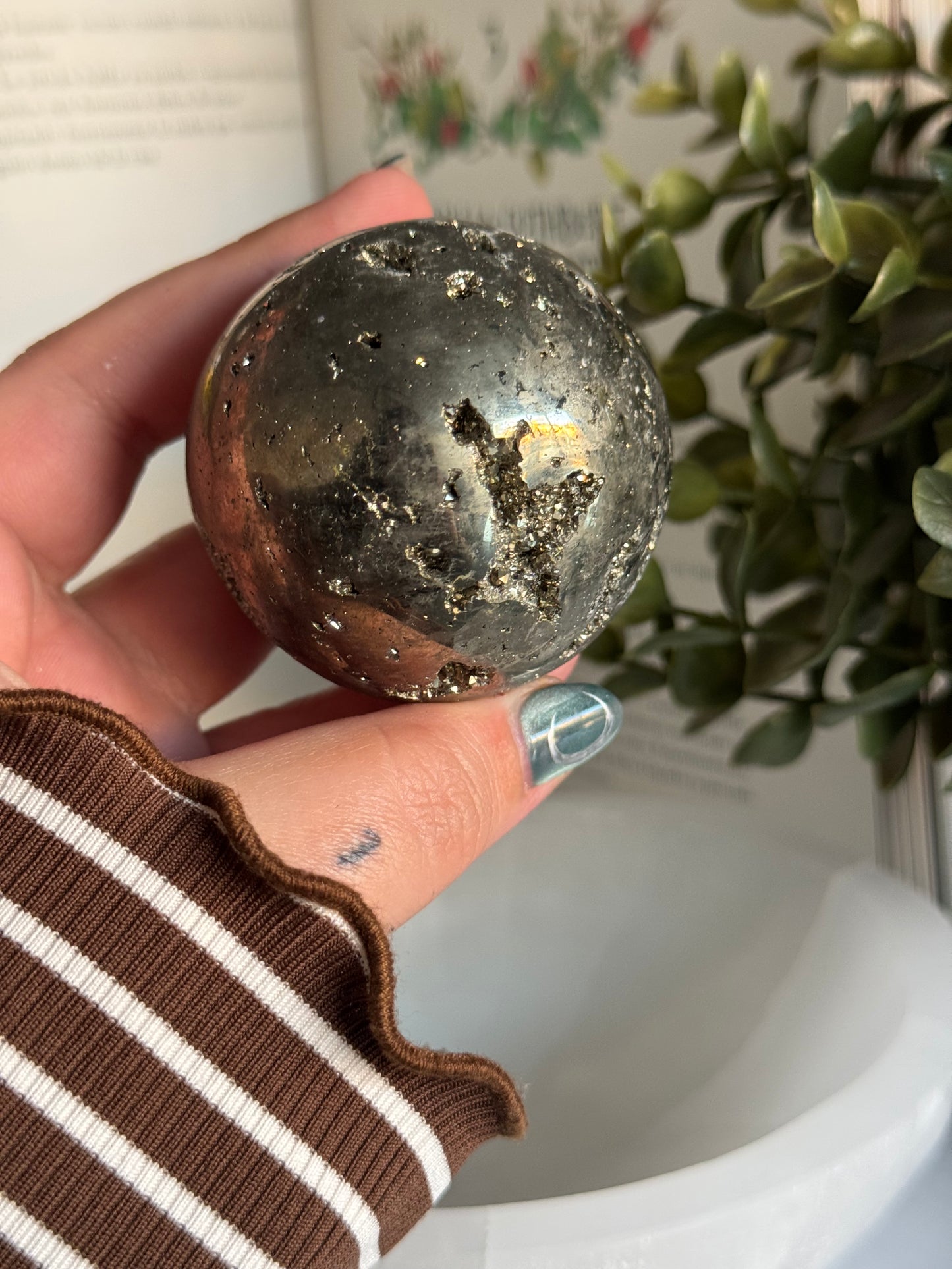 Esfera de Pirita de Perú  calidad AAA.