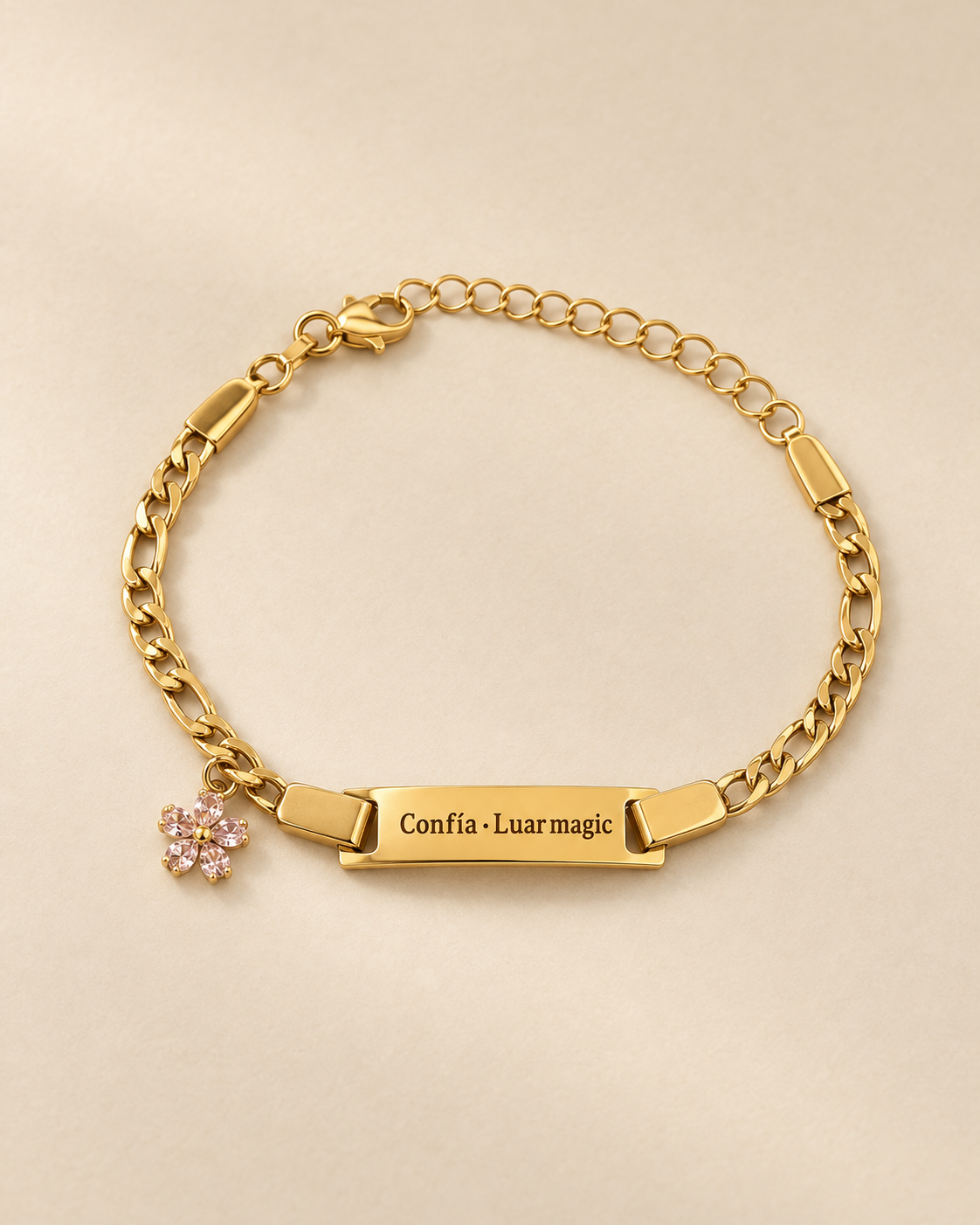Pulsera “Confía” con flor de cuarzo rosa• Dorada
