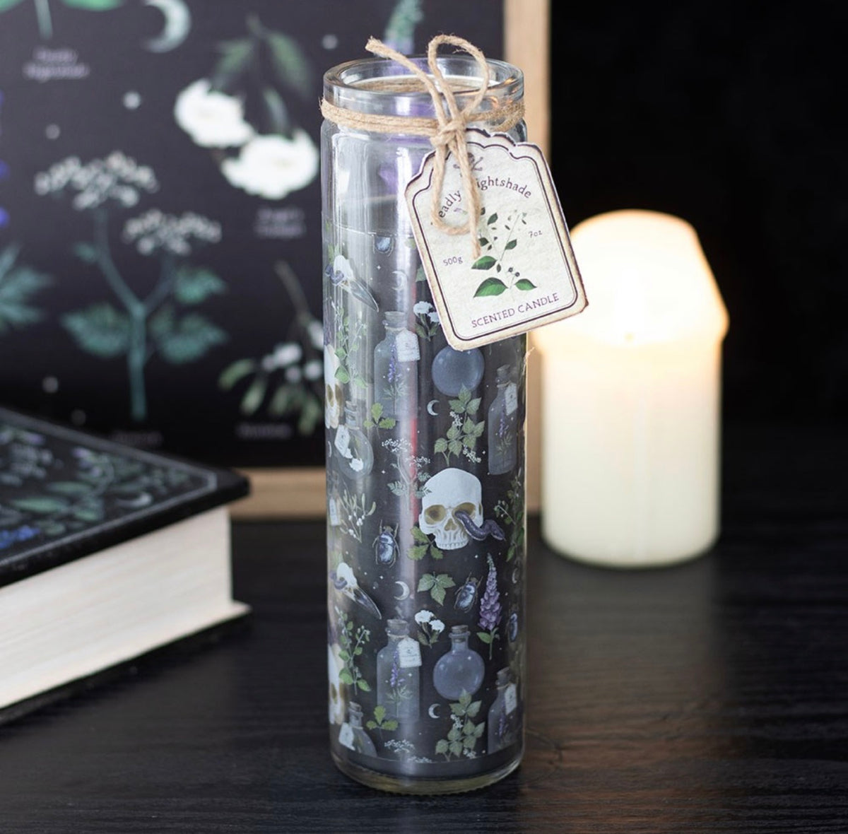 VELA DE TUBO «BELLADONA» DE LA SERIE «PLANTAS VENENOSAS»