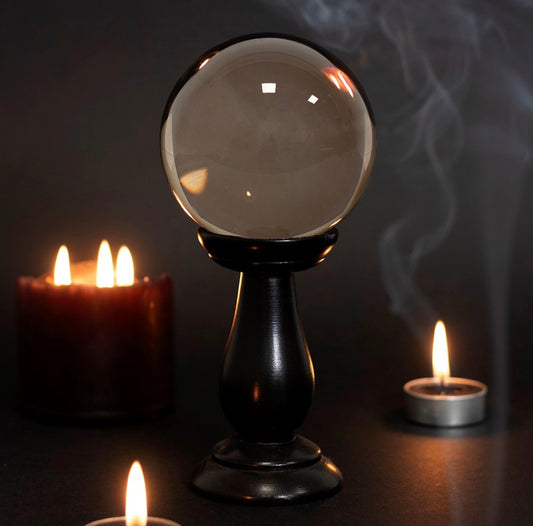 Bola de cristal adivino gris