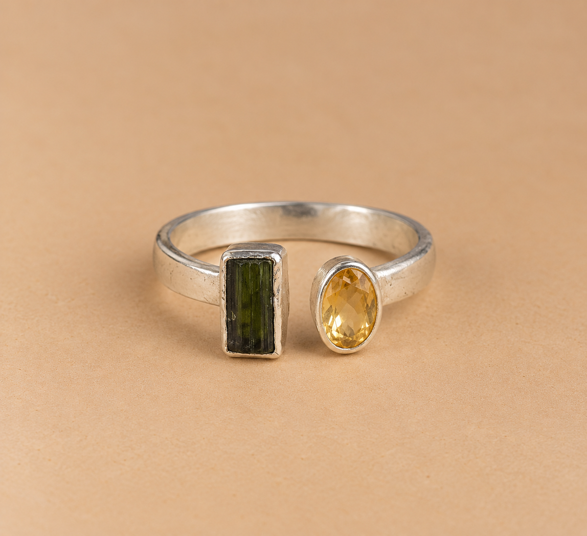 Anillo ajustable con Turmalina verde y citrino plata 925