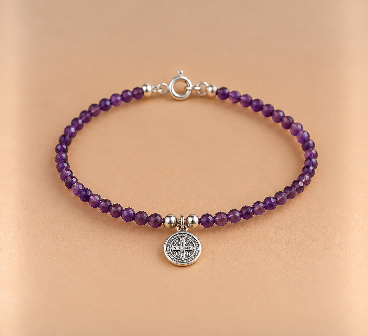 Pulsera de Amatista Facetada con Medalla de San Benito – Protección, Fe y Armonía plata 925