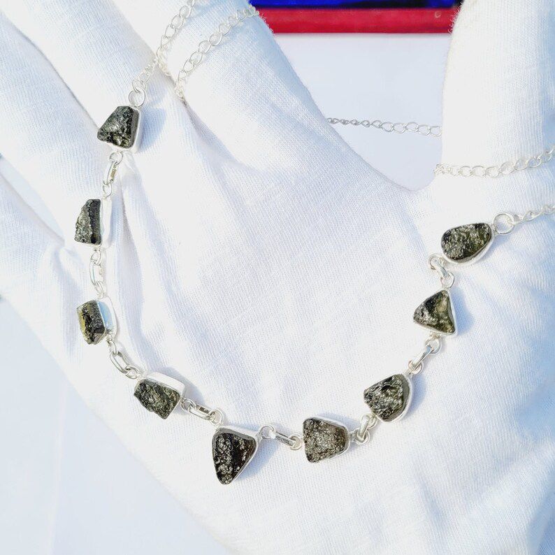 Collar de Moldavita plata de ley (certificado de autenticidad)