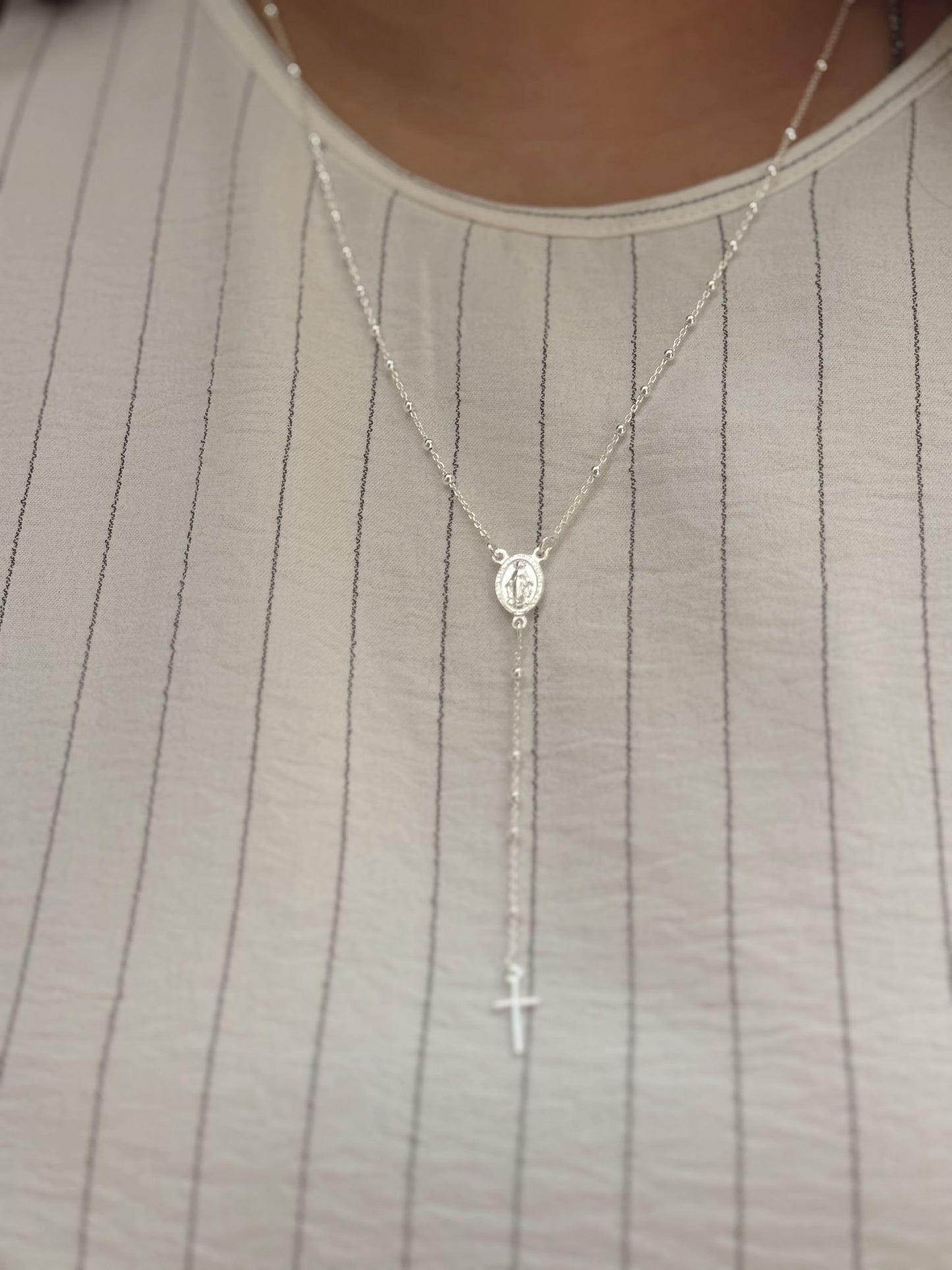 Rosario de plata de ley 925 con virgen de la milagrosa