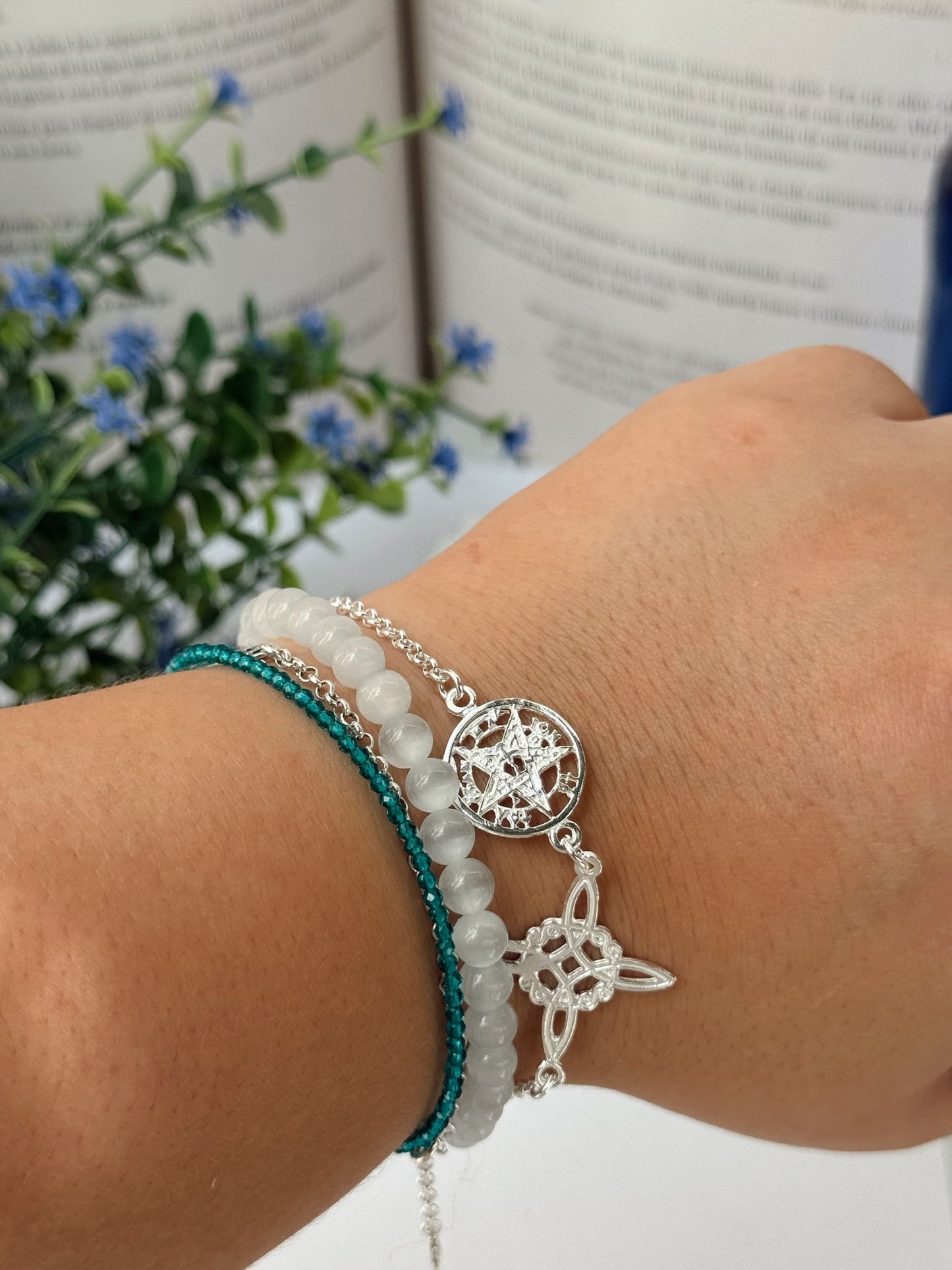 Pulsera doble protección nudo de bruja y tetagramaton plata de ley 925