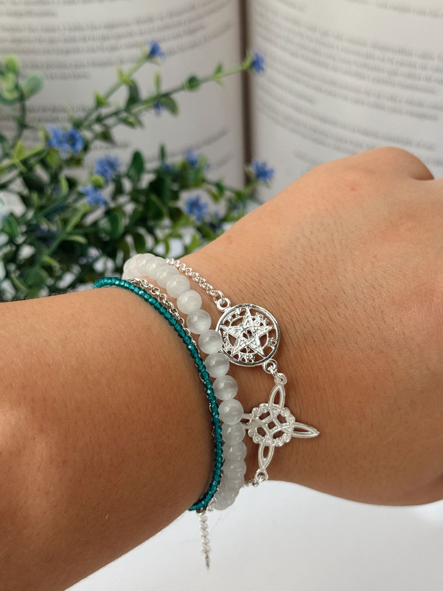 Pulsera doble protección nudo de bruja y tetagramaton plata de ley 925