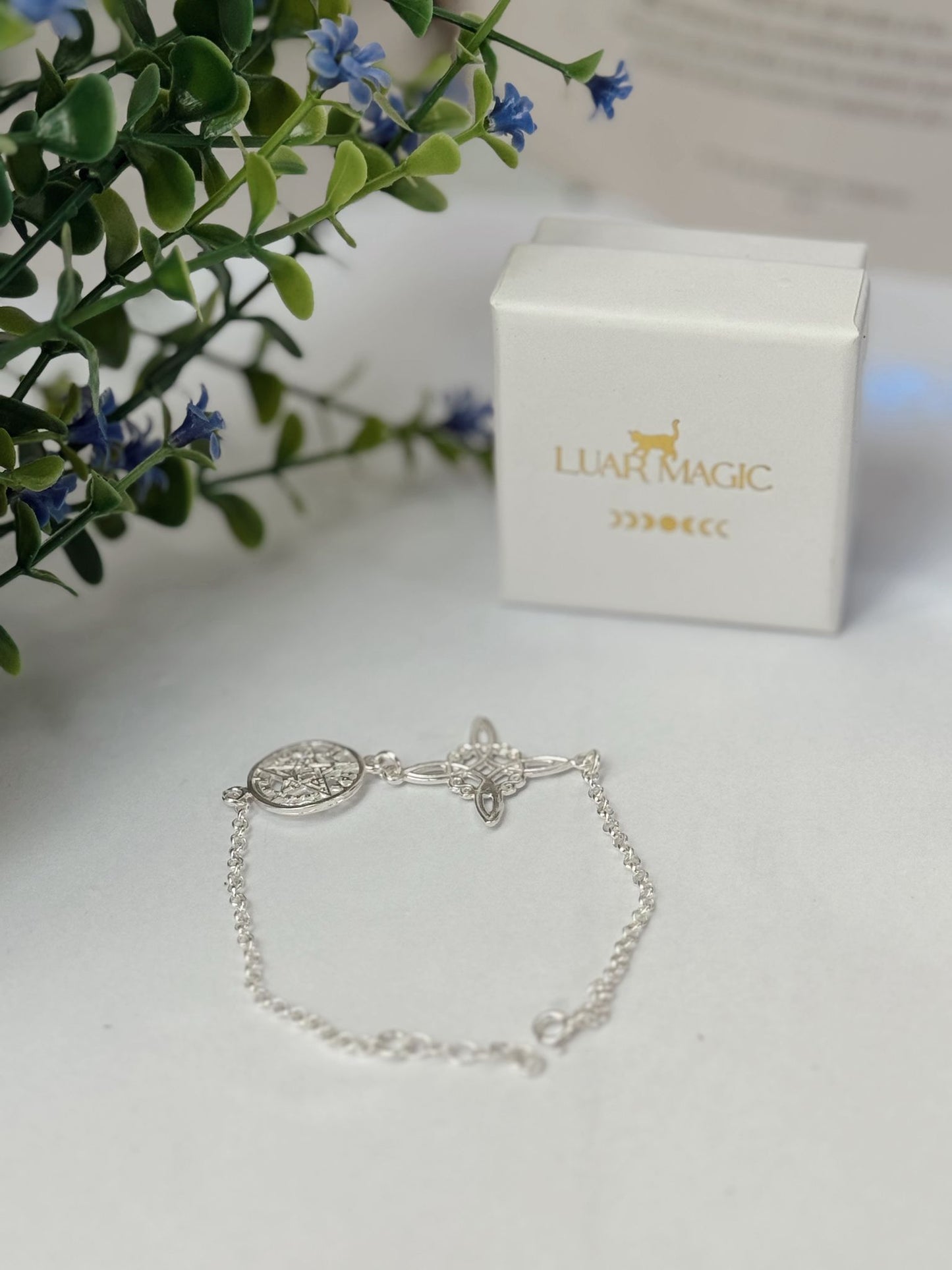 Pulsera doble protección nudo de bruja y tetagramaton plata de ley 925