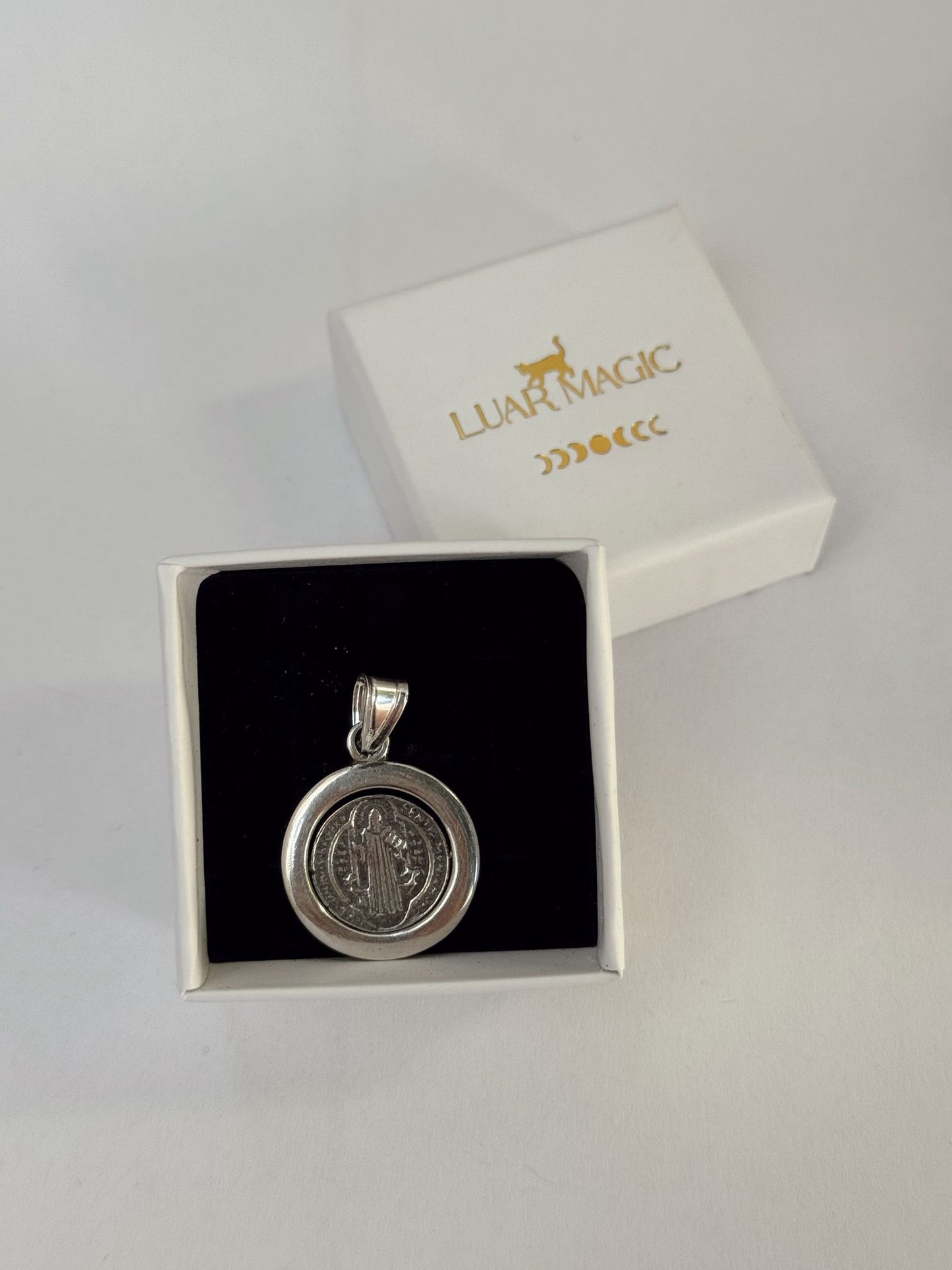 Colgante medalla san Benito giratorio plata 925 con cadena de acero de regalo
