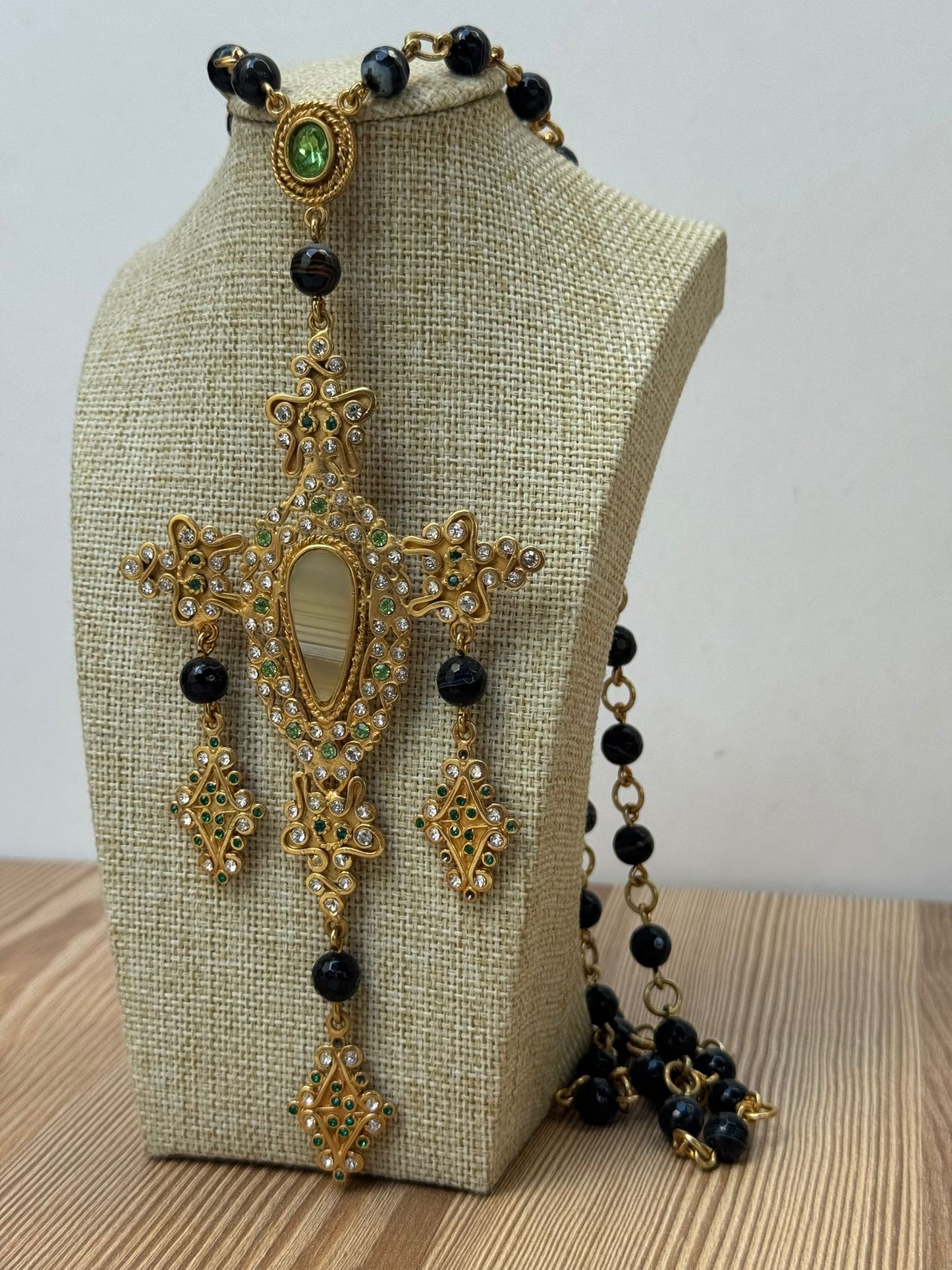 Cruces Bizantinas Exclusivas – Plata de Ley 925 Chapadas en Oro de 24 Kilates