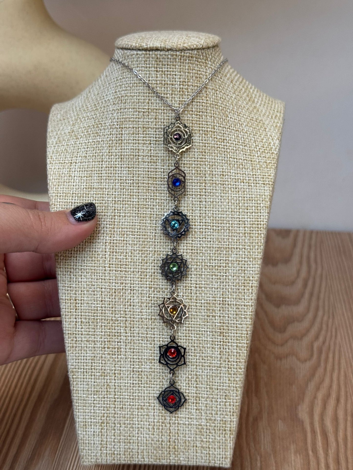 Colgante 7 Chakras en Acero Inoxidable con Detalles en Acero inox